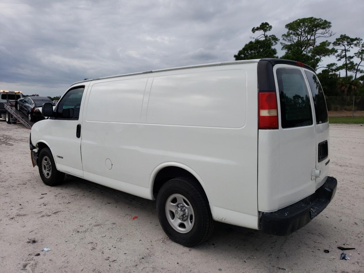 Photo 1 VIN: 1GCFG15X981155606 - CHEVROLET EXPRESS 