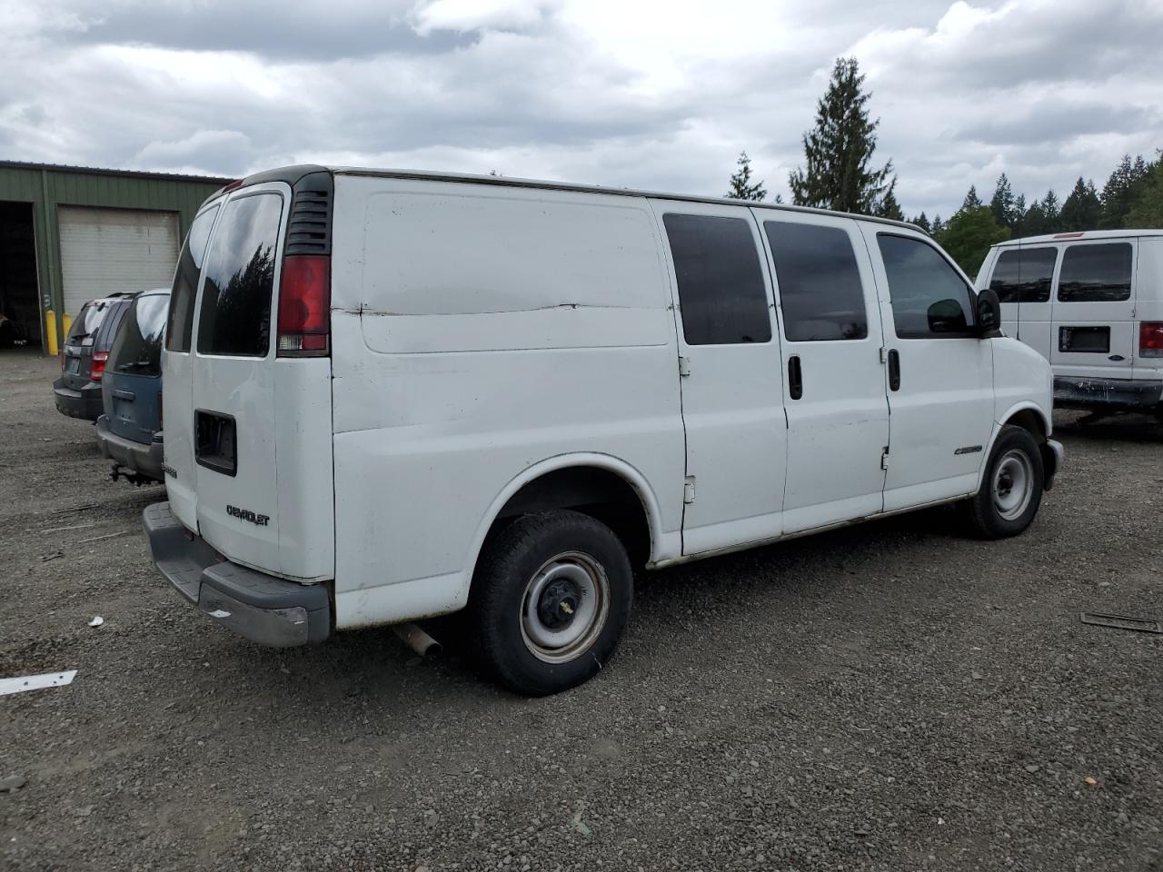 Photo 2 VIN: 1GCFG25M5Y1236226 - CHEVROLET EXPRESS 