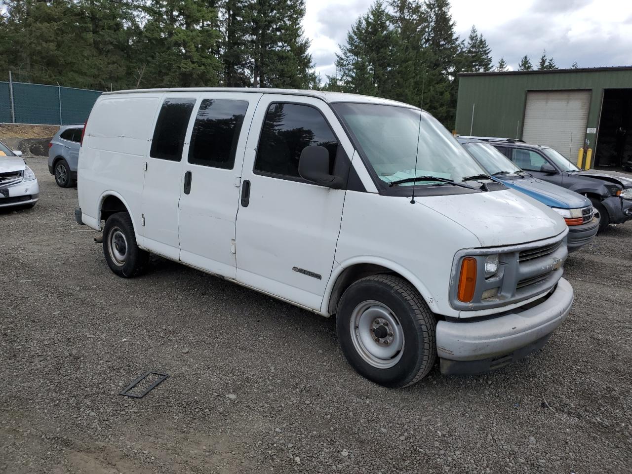 Photo 3 VIN: 1GCFG25M5Y1236226 - CHEVROLET EXPRESS 