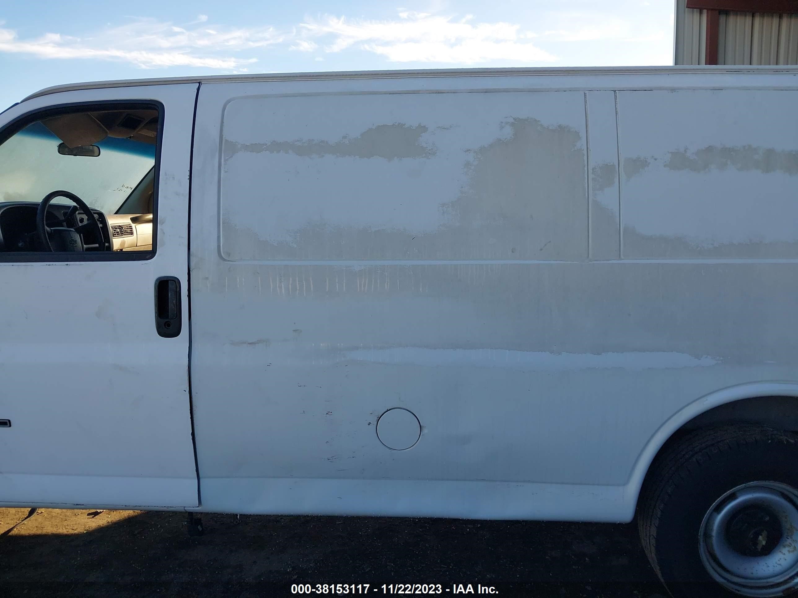 Photo 14 VIN: 1GCFG25R3Y1258088 - CHEVROLET EXPRESS 