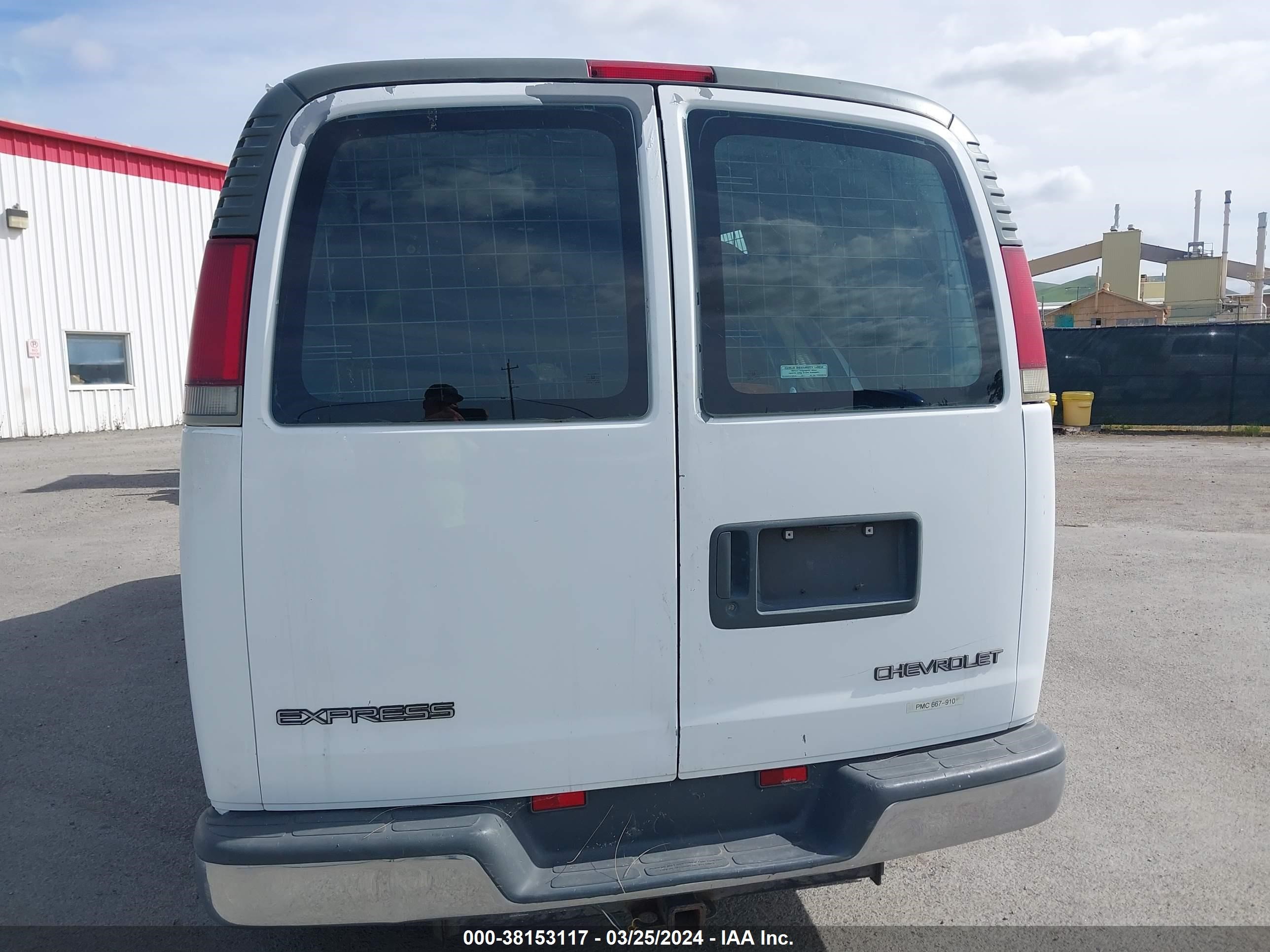 Photo 16 VIN: 1GCFG25R3Y1258088 - CHEVROLET EXPRESS 