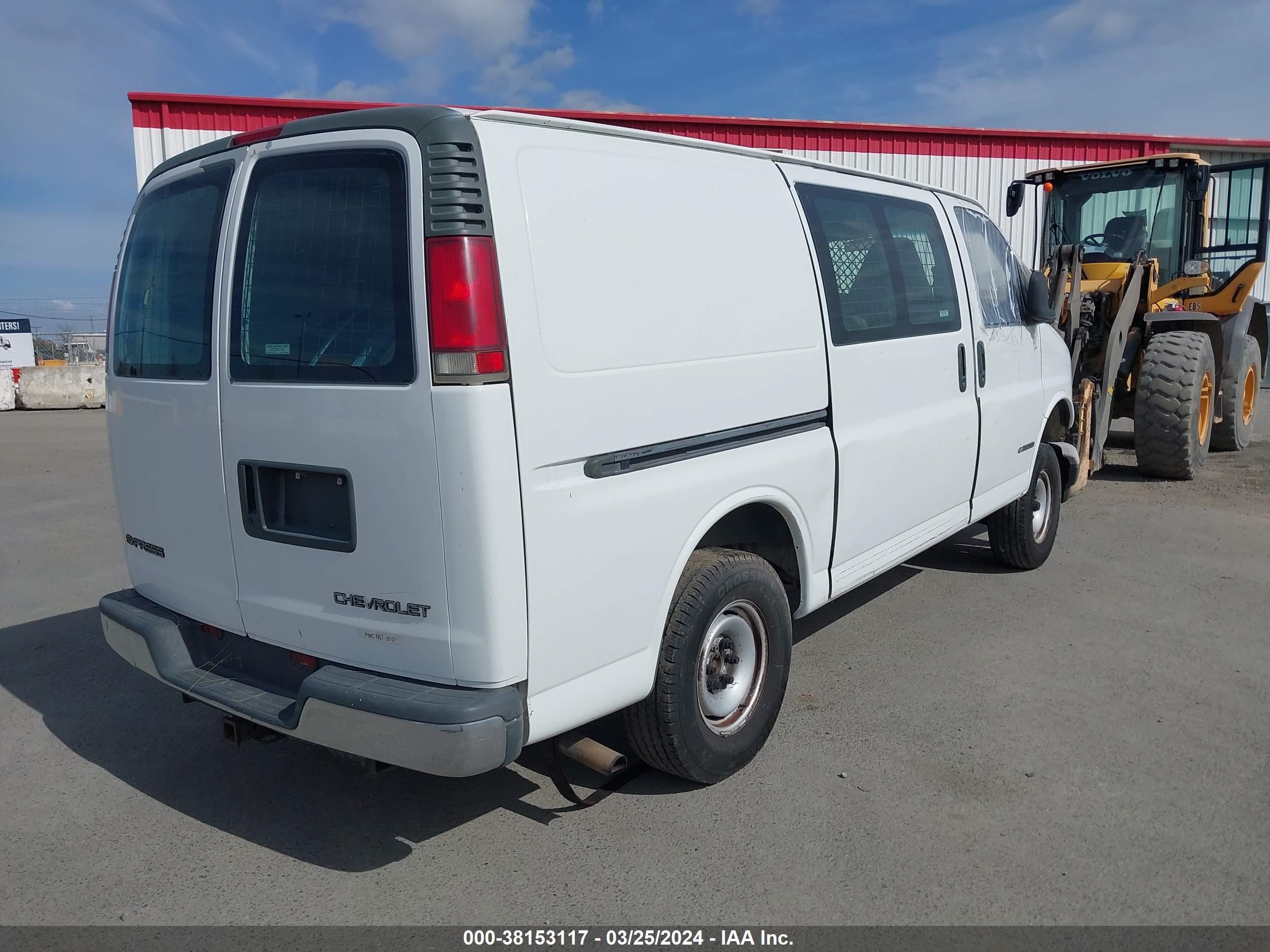 Photo 3 VIN: 1GCFG25R3Y1258088 - CHEVROLET EXPRESS 