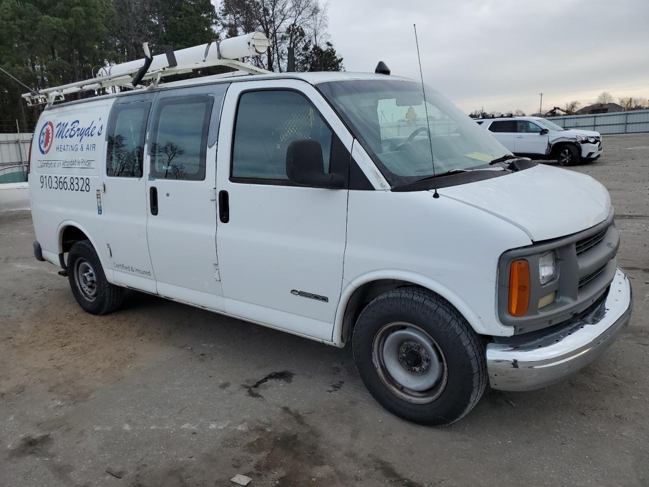 Photo 3 VIN: 1GCFG25W0Y1168399 - CHEVROLET EXPRESS 