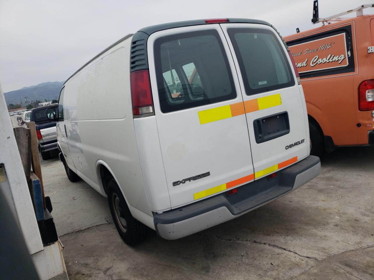 Photo 1 VIN: 1GCFG25W611110710 - CHEVROLET EXPRESS 