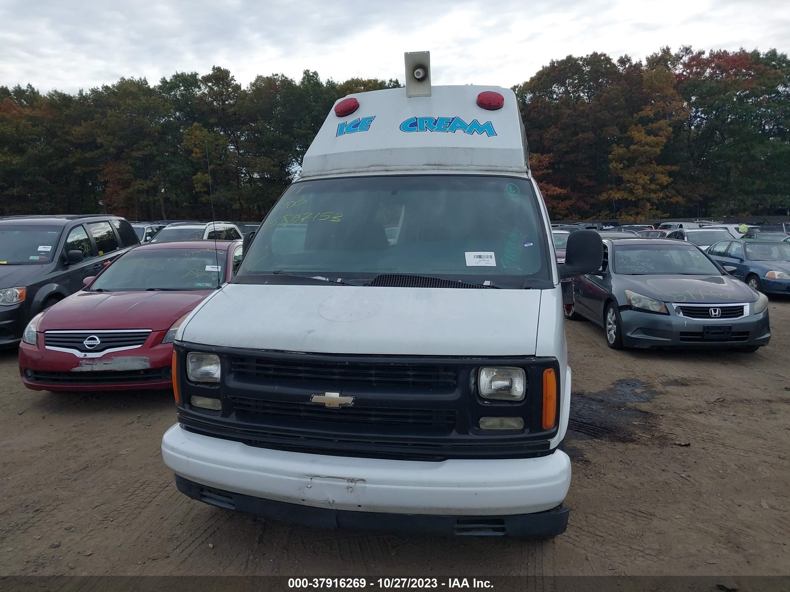 Photo 5 VIN: 1GCFG29M3Y1230841 - CHEVROLET EXPRESS 