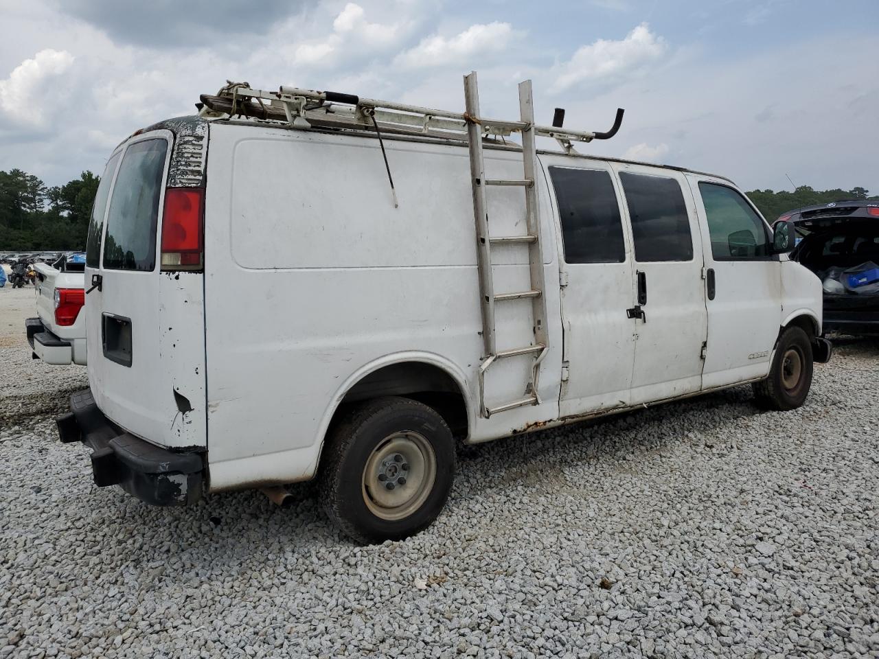 Photo 2 VIN: 1GCFG29M6V1071017 - CHEVROLET EXPRESS 