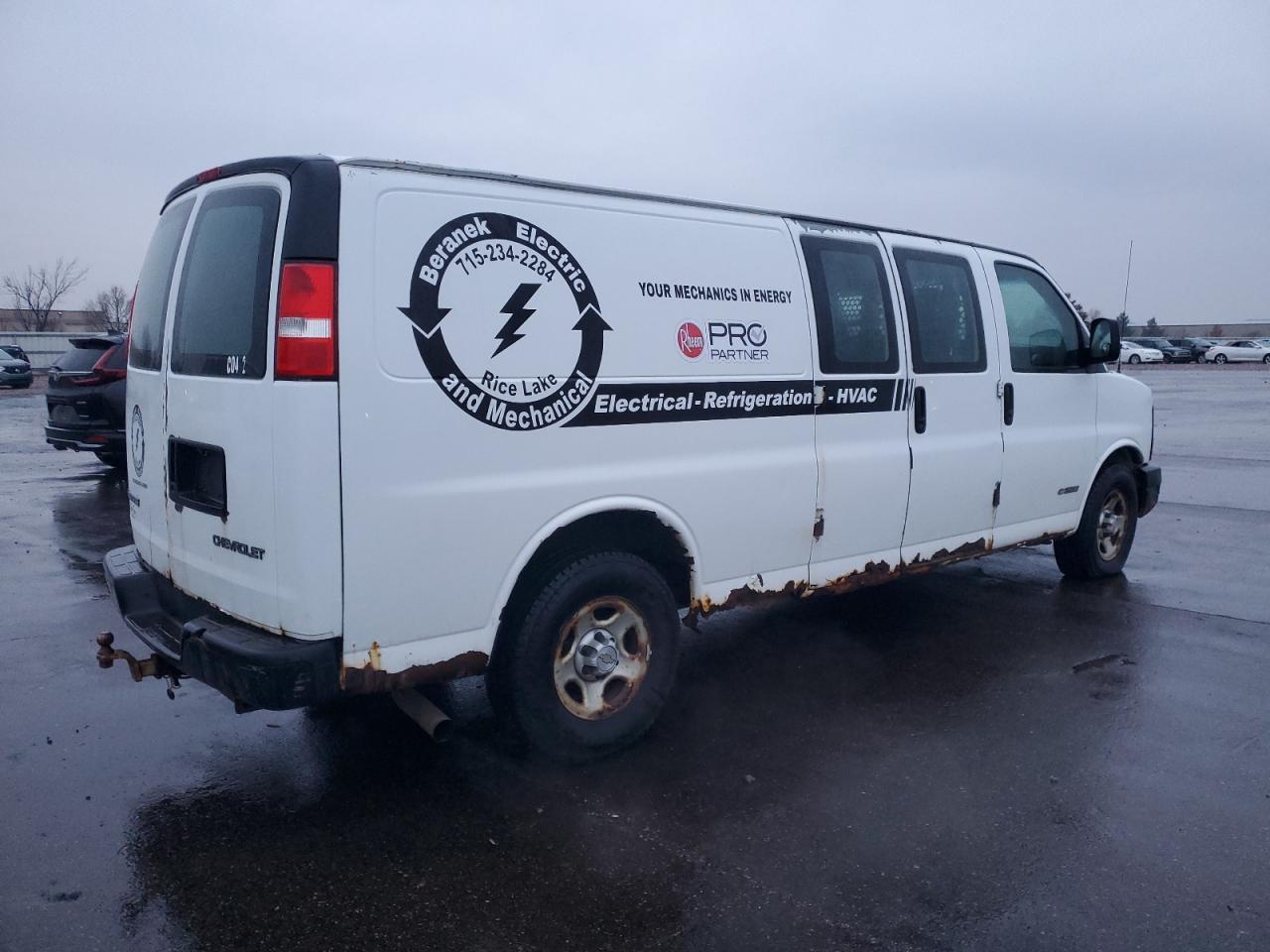 Photo 2 VIN: 1GCFG29T231188758 - CHEVROLET EXPRESS 