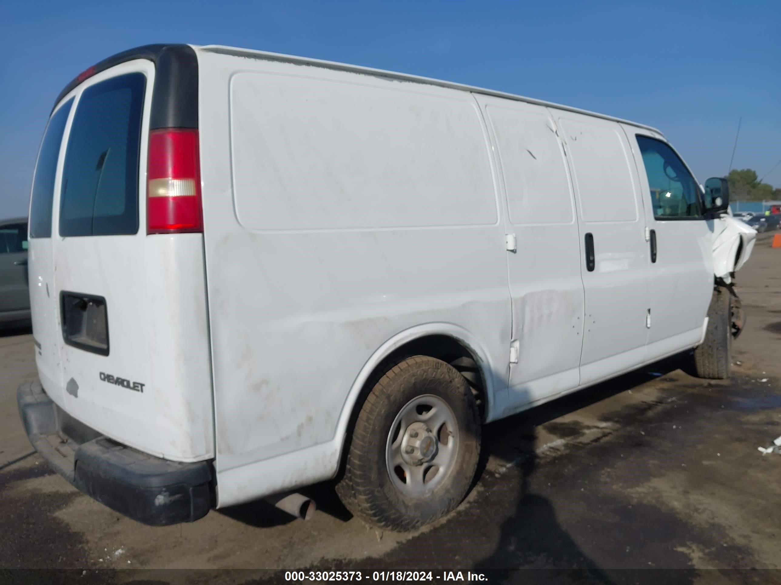 Photo 3 VIN: 1GCFH15T241185521 - CHEVROLET EXPRESS 