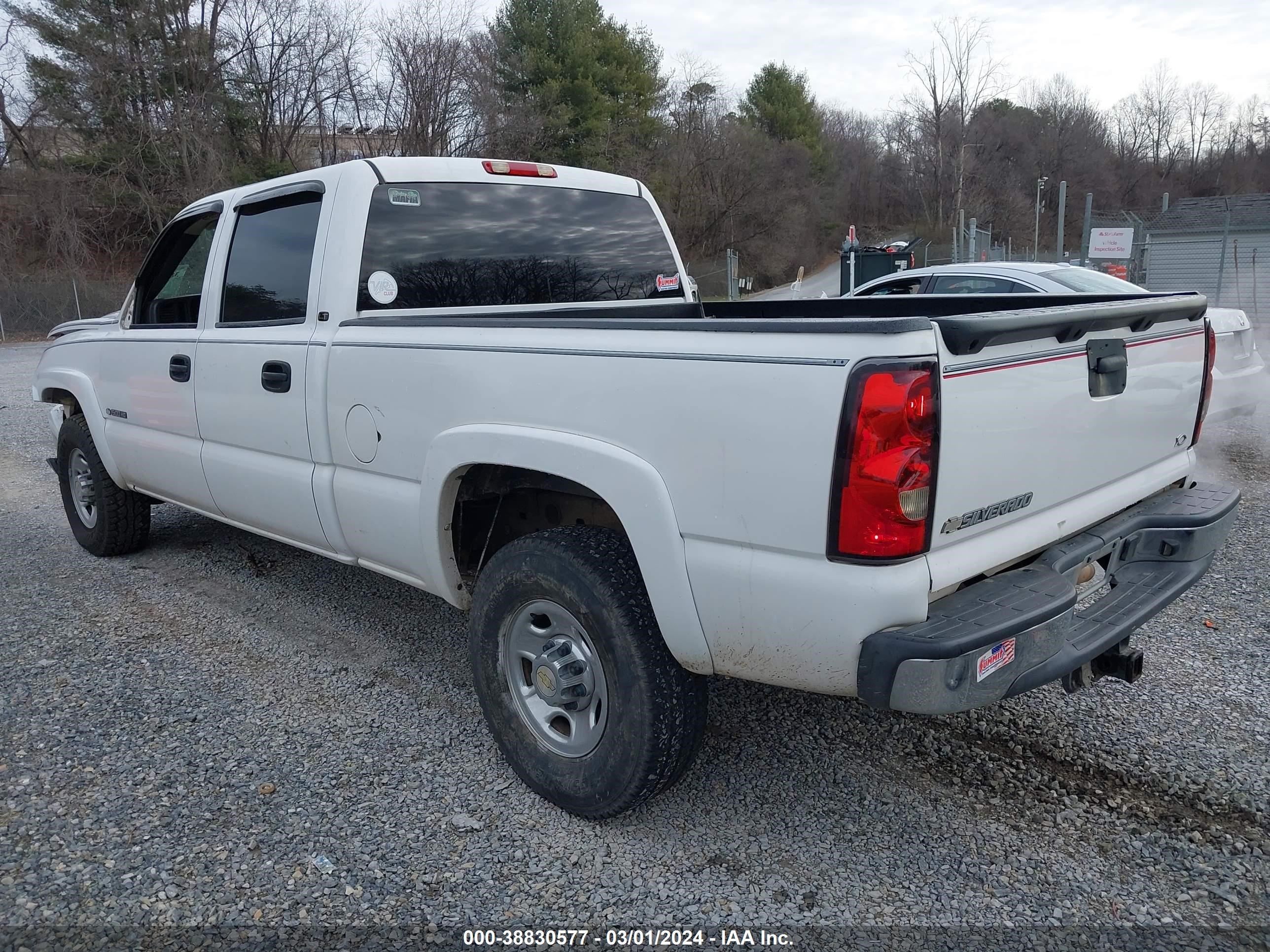 Photo 2 VIN: 1GCGC13U86F175760 - CHEVROLET SILVERADO 