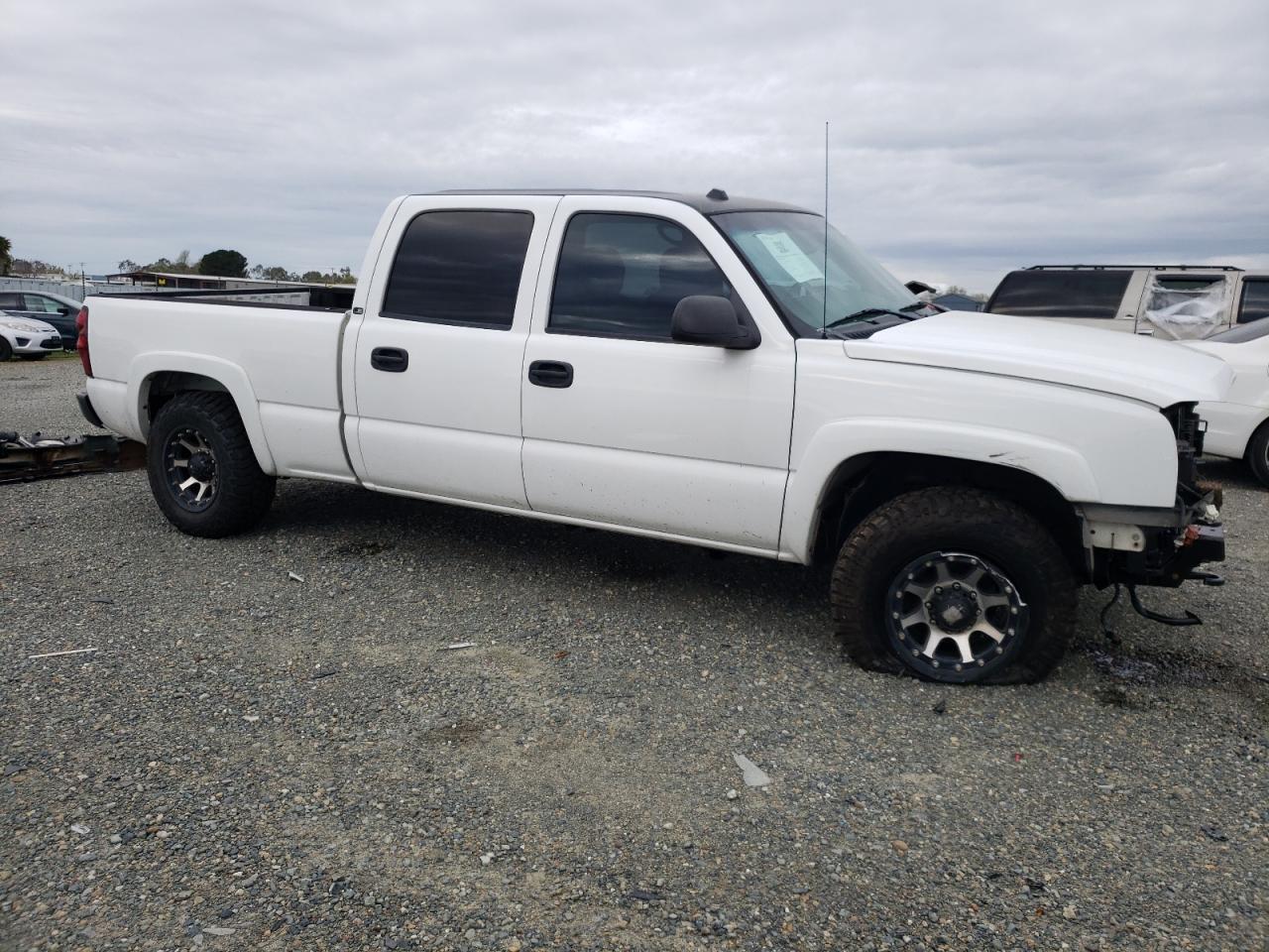 Photo 3 VIN: 1GCGC23U94F177522 - CHEVROLET SILVERADO 