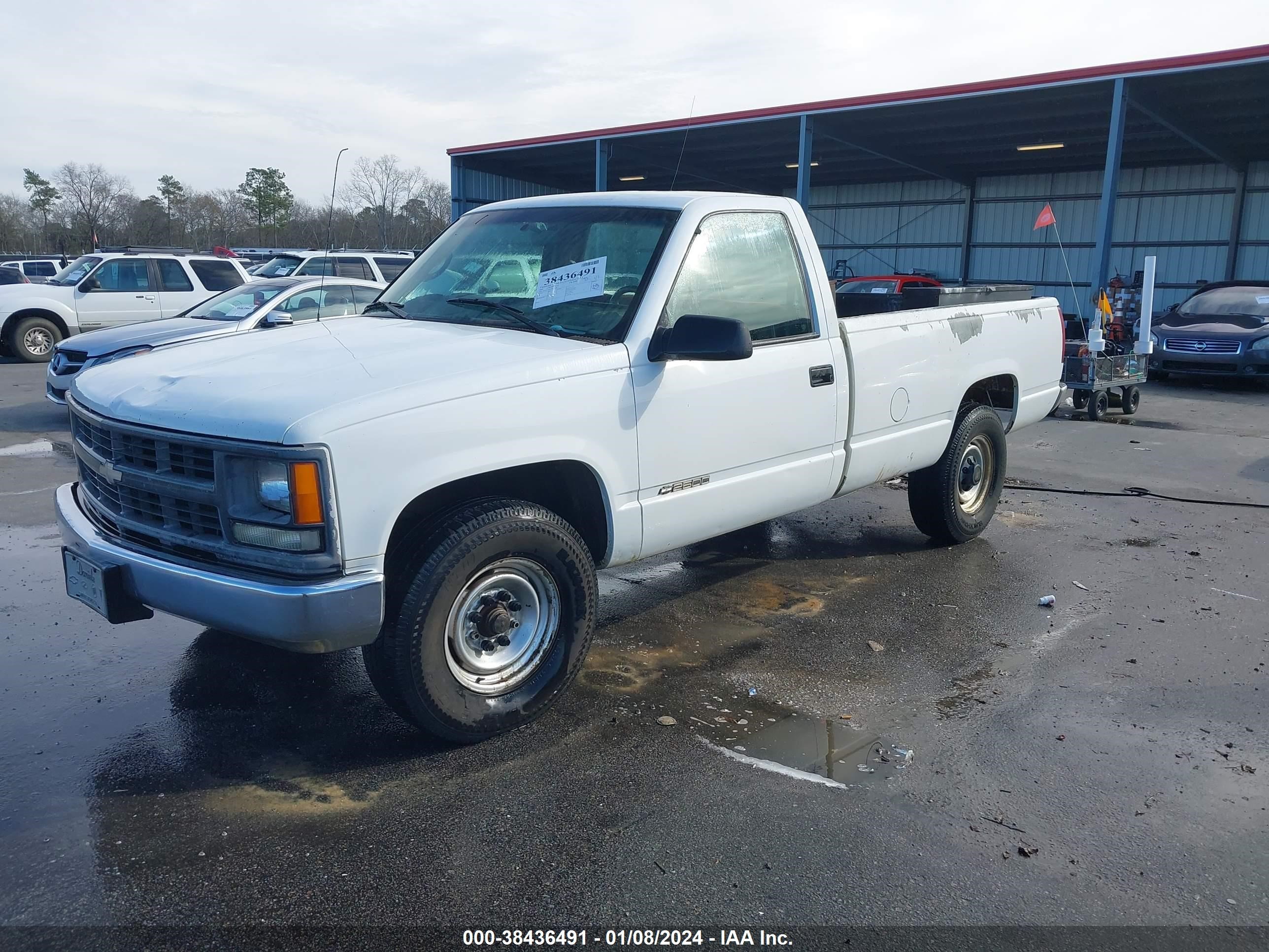 Photo 1 VIN: 1GCGC24R1YR122688 - CHEVROLET SILVERADO 