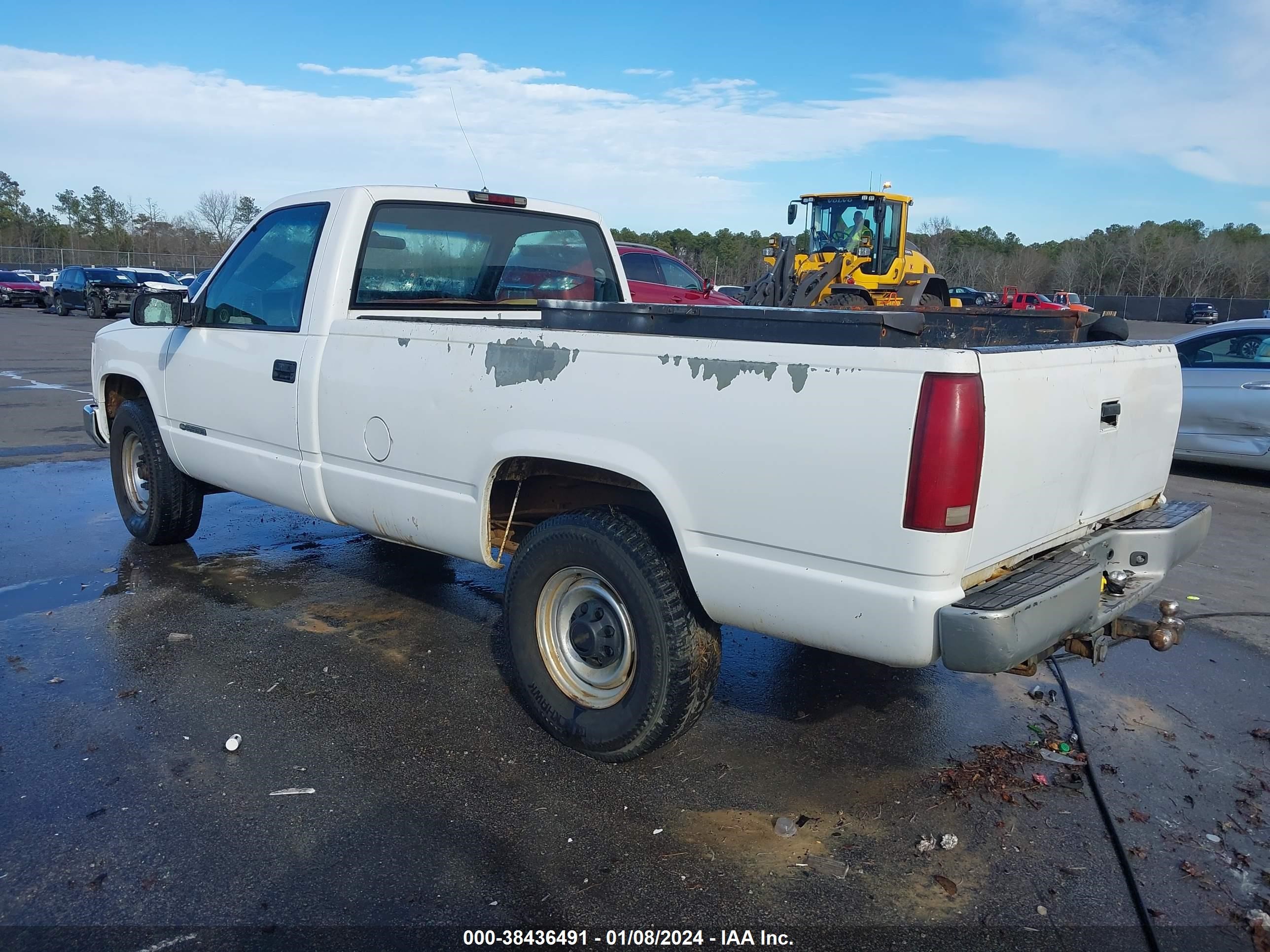 Photo 2 VIN: 1GCGC24R1YR122688 - CHEVROLET SILVERADO 