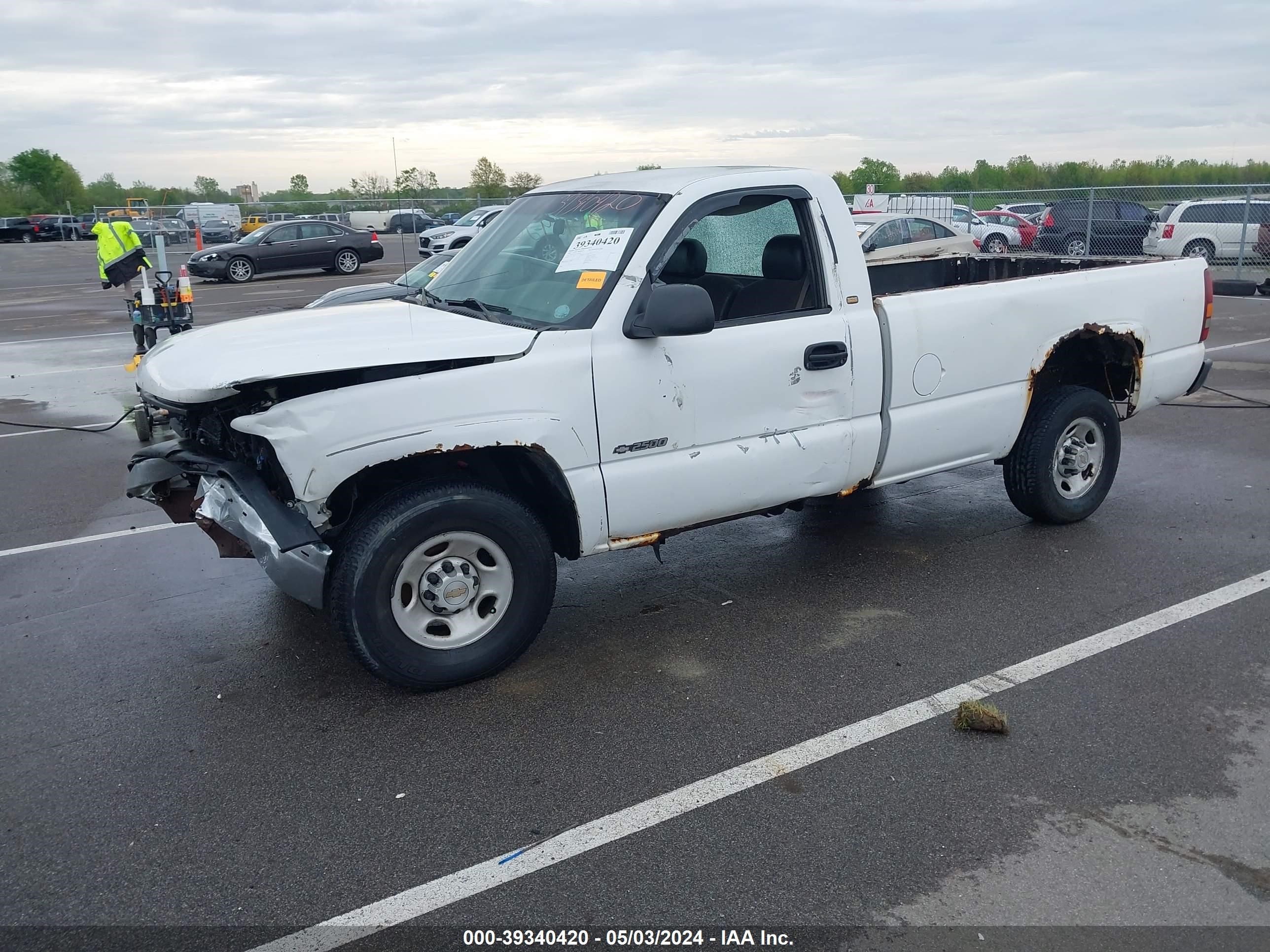 Photo 1 VIN: 1GCGC24U42Z249382 - CHEVROLET SILVERADO 