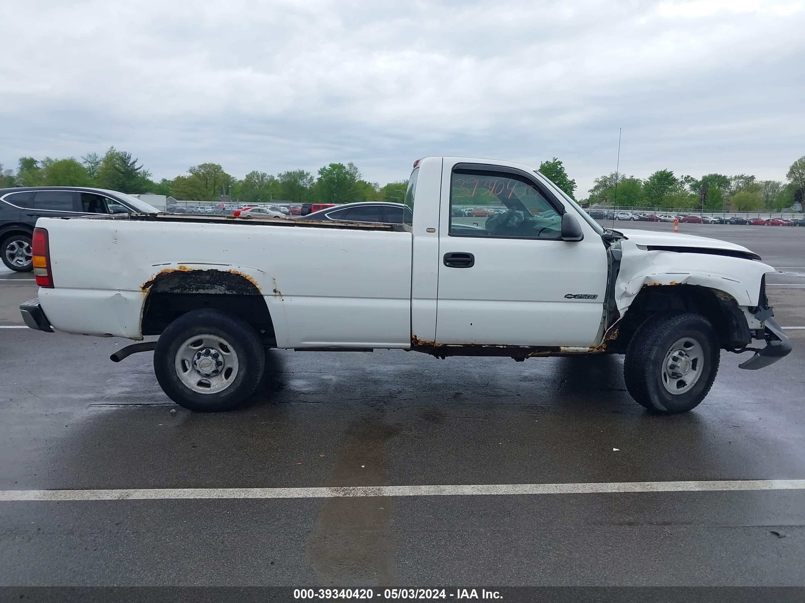 Photo 13 VIN: 1GCGC24U42Z249382 - CHEVROLET SILVERADO 