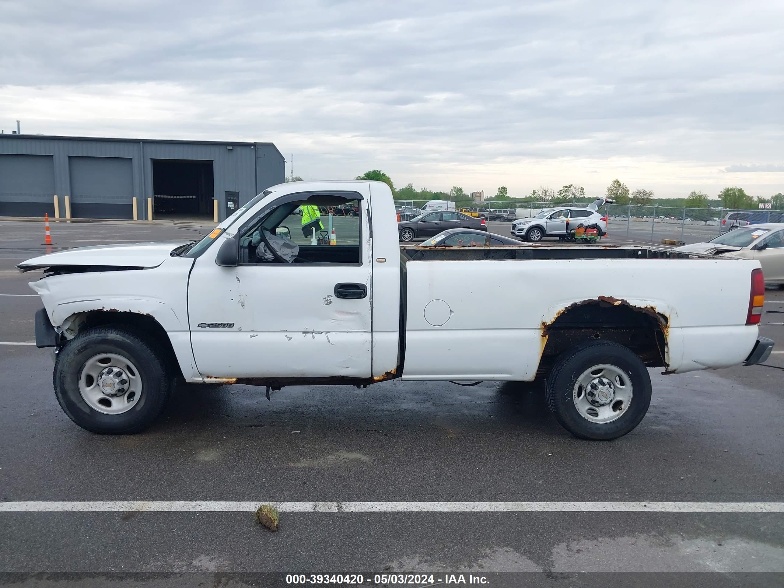 Photo 14 VIN: 1GCGC24U42Z249382 - CHEVROLET SILVERADO 