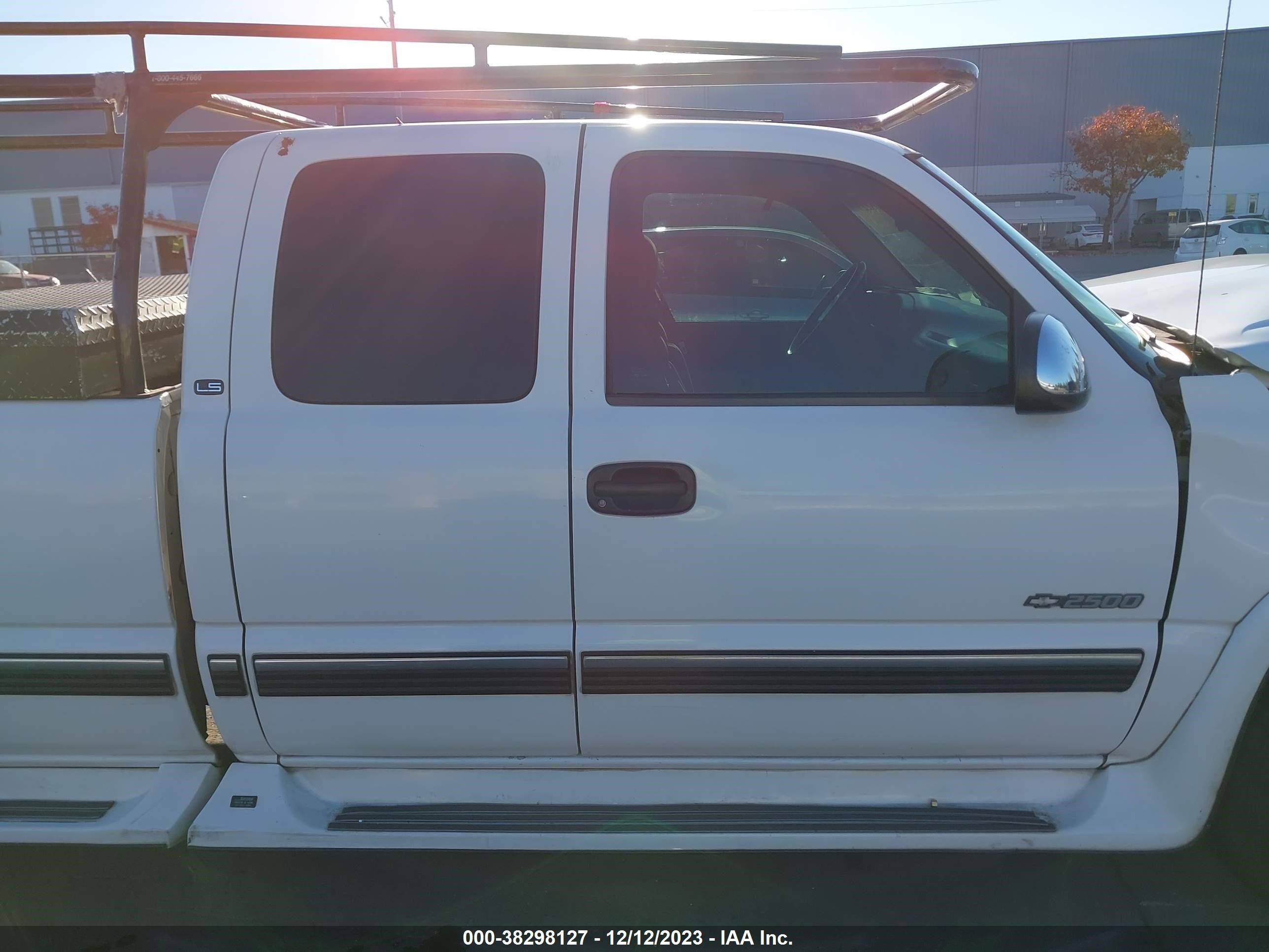 Photo 12 VIN: 1GCGC29U1YE217885 - CHEVROLET SILVERADO 