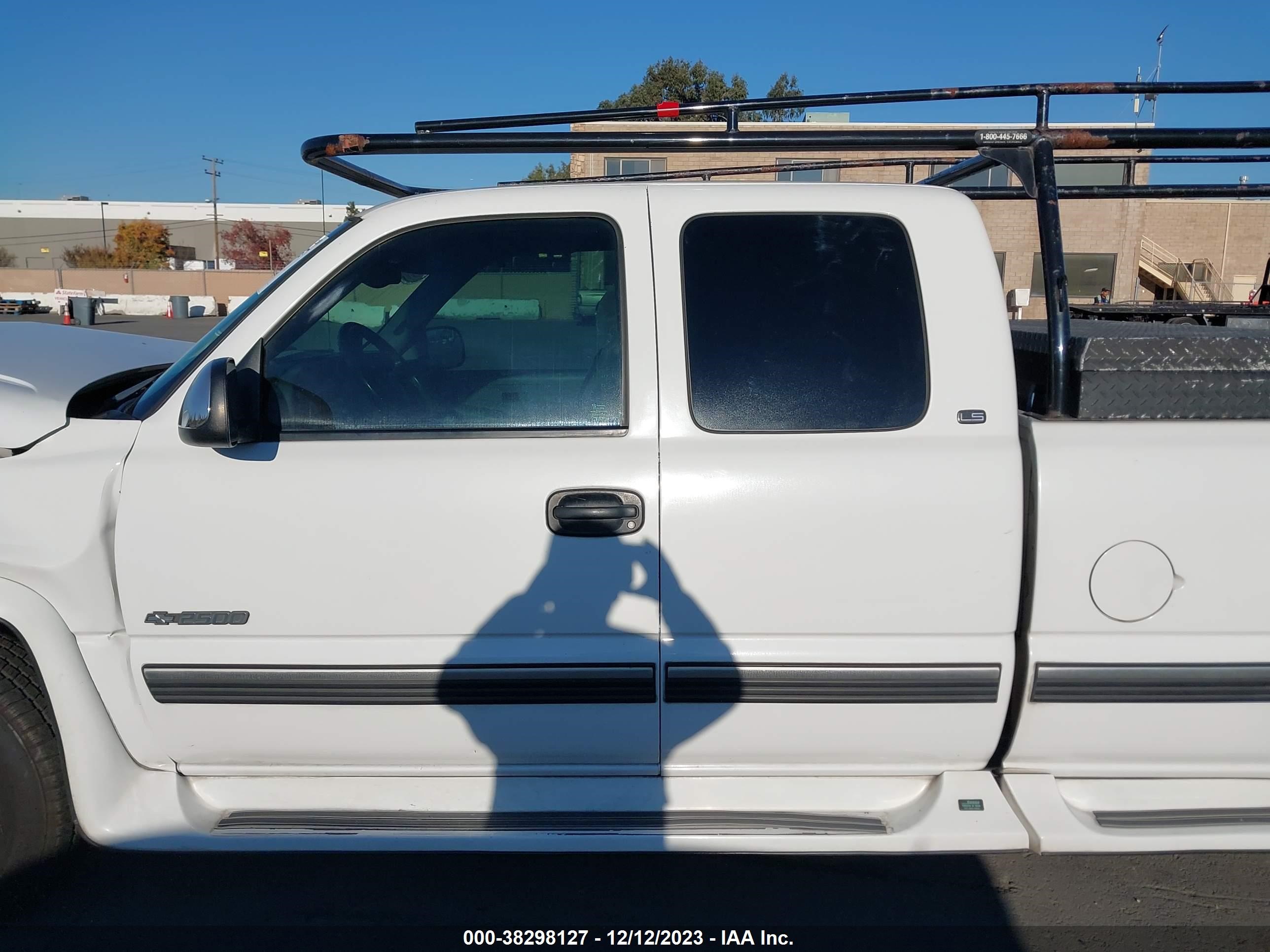 Photo 13 VIN: 1GCGC29U1YE217885 - CHEVROLET SILVERADO 