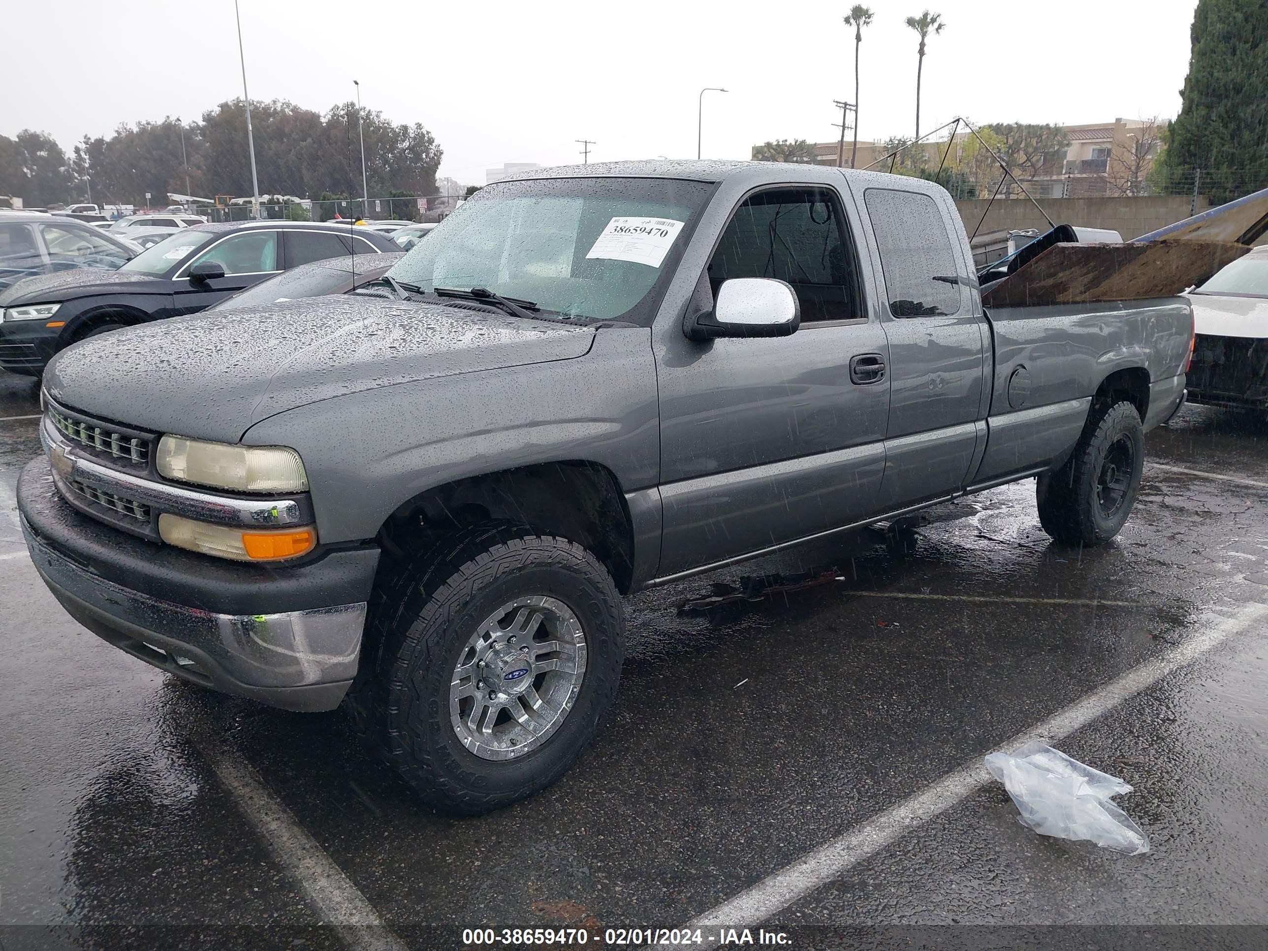 Photo 1 VIN: 1GCGC29U8YE400782 - CHEVROLET SILVERADO 