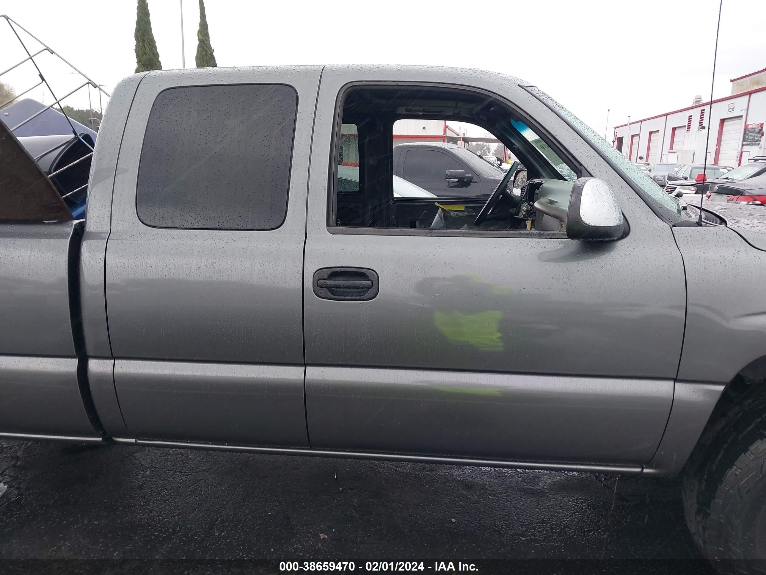 Photo 12 VIN: 1GCGC29U8YE400782 - CHEVROLET SILVERADO 