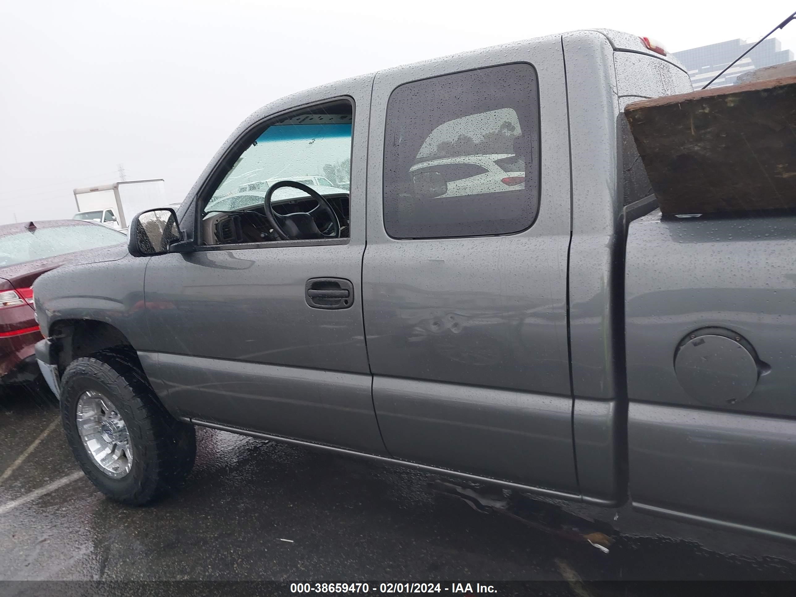 Photo 13 VIN: 1GCGC29U8YE400782 - CHEVROLET SILVERADO 