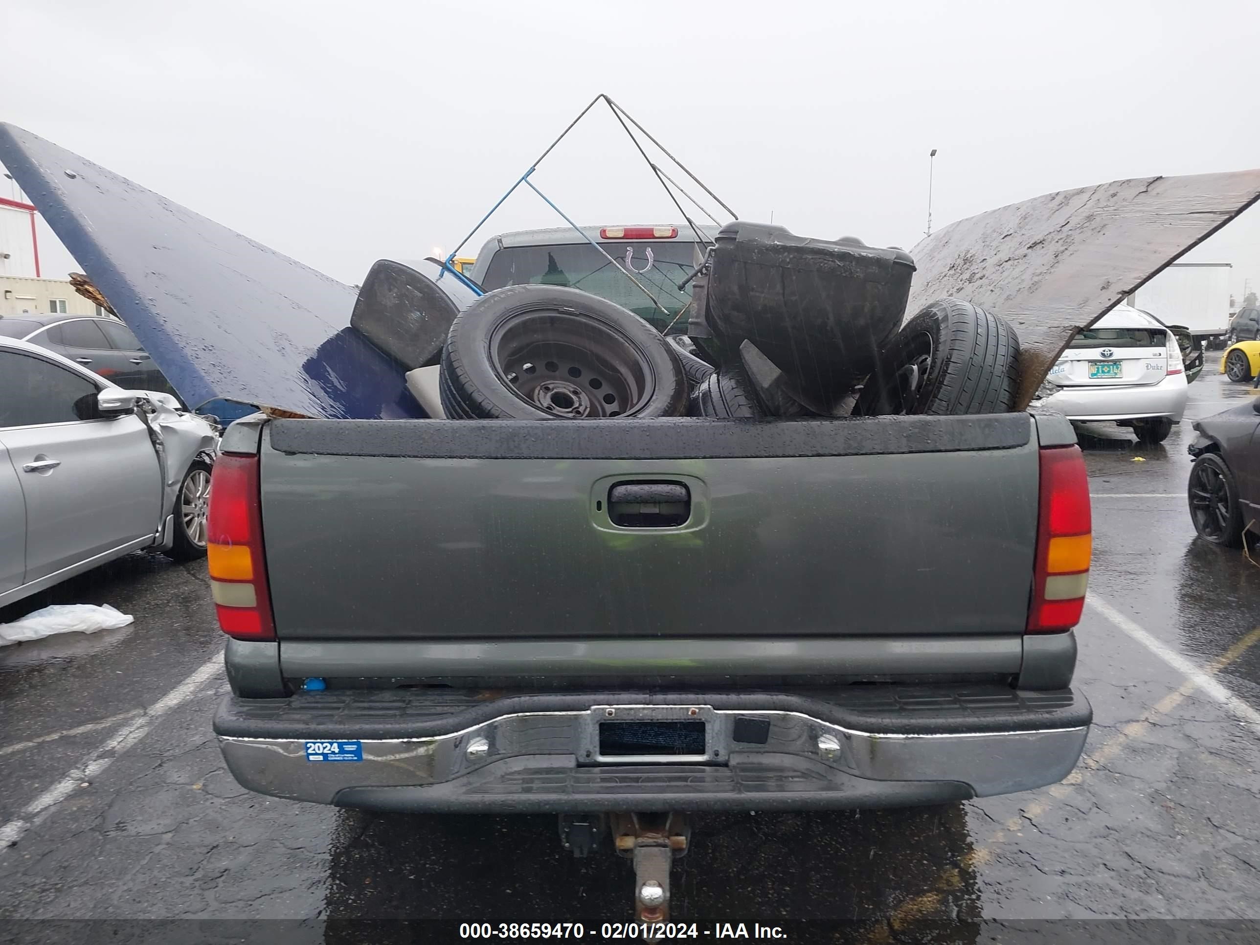 Photo 15 VIN: 1GCGC29U8YE400782 - CHEVROLET SILVERADO 