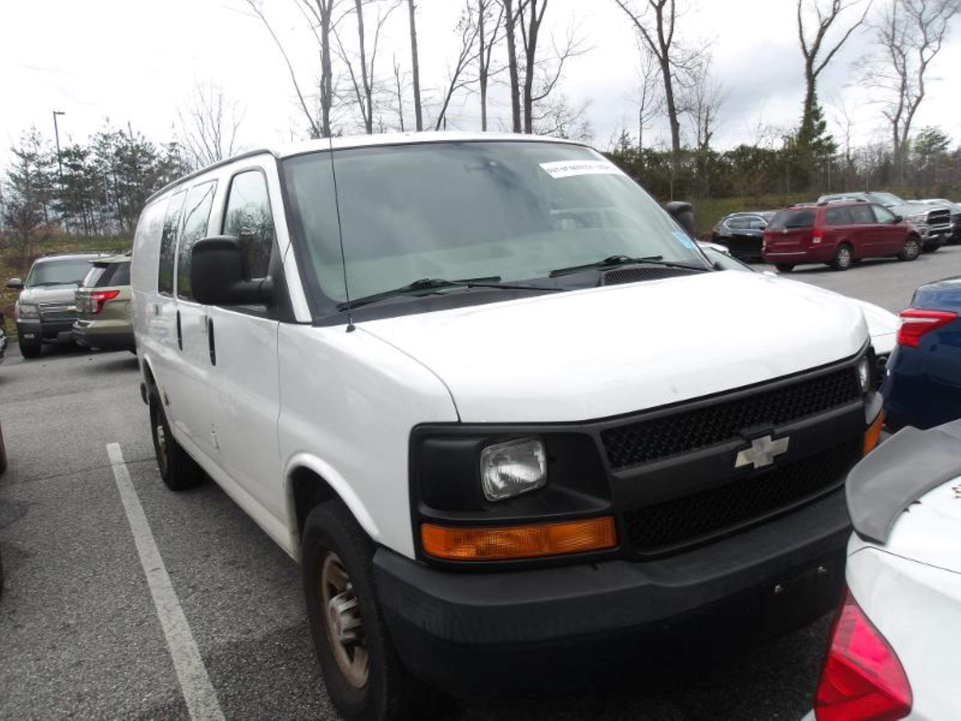 Photo 2 VIN: 1GCGG25C081228823 - CHEVROLET EXPRESS 