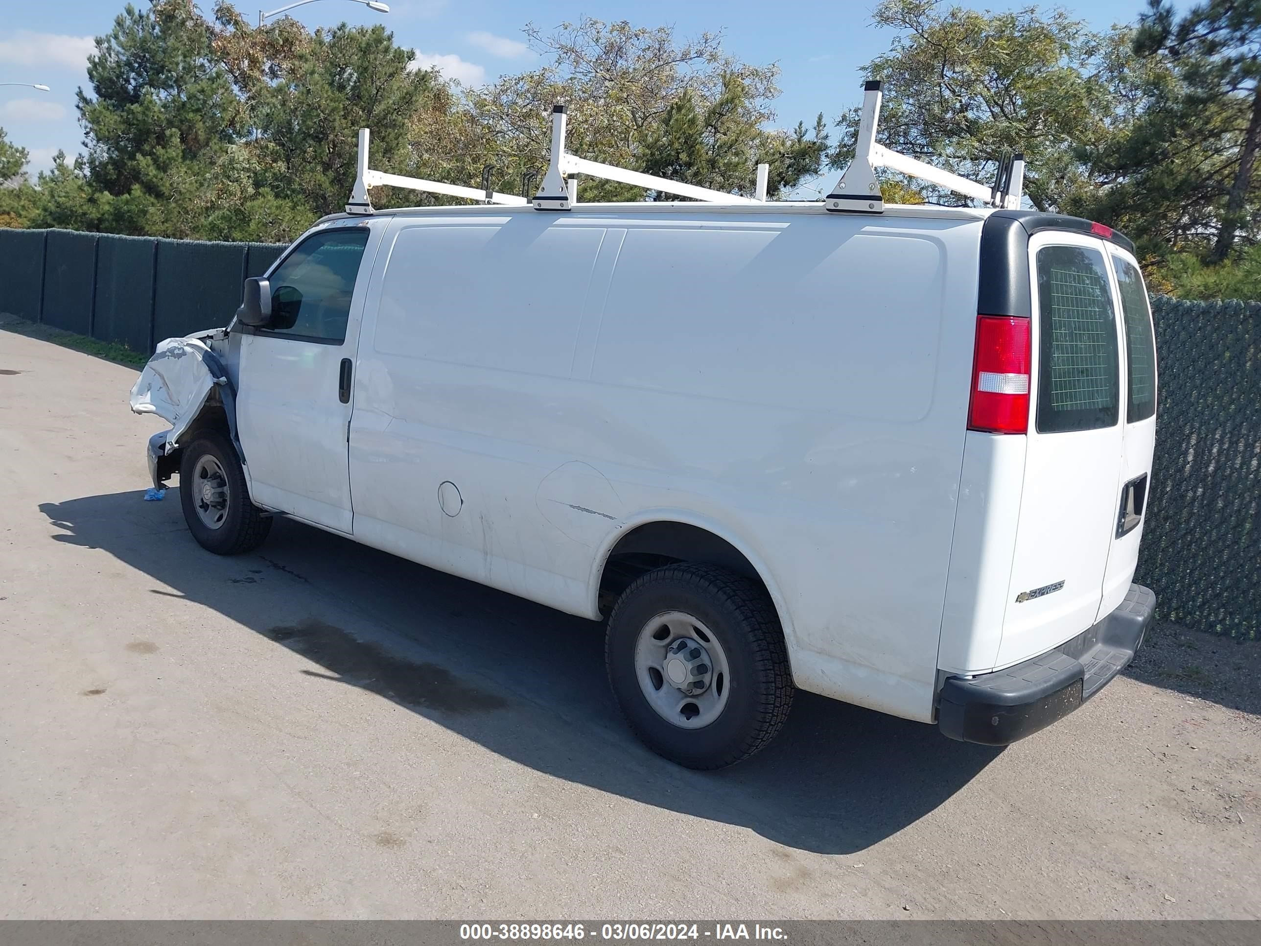 Photo 2 VIN: 1GCGG25C191136055 - CHEVROLET EXPRESS 