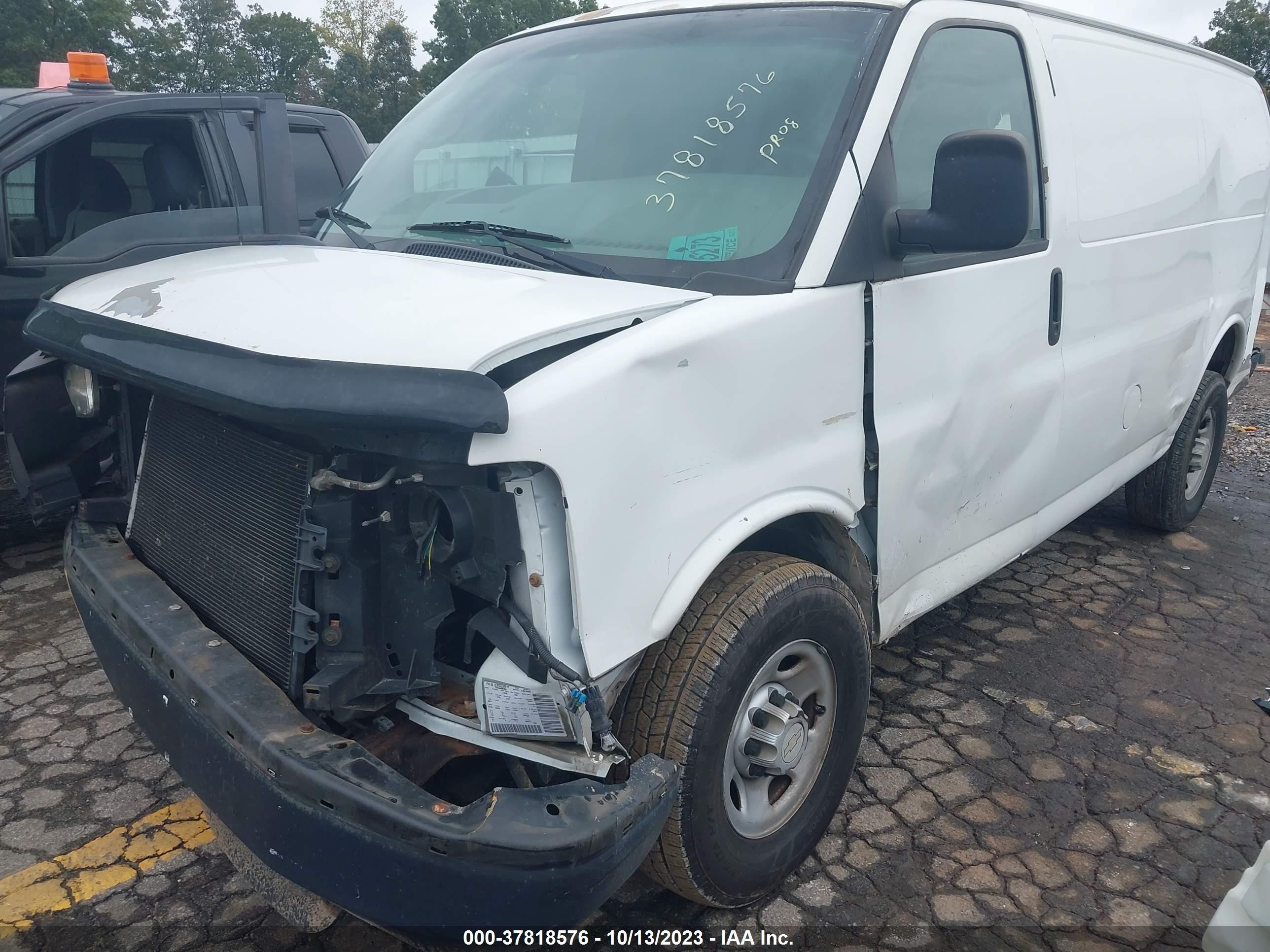 Photo 1 VIN: 1GCGG25C481143614 - CHEVROLET EXPRESS 
