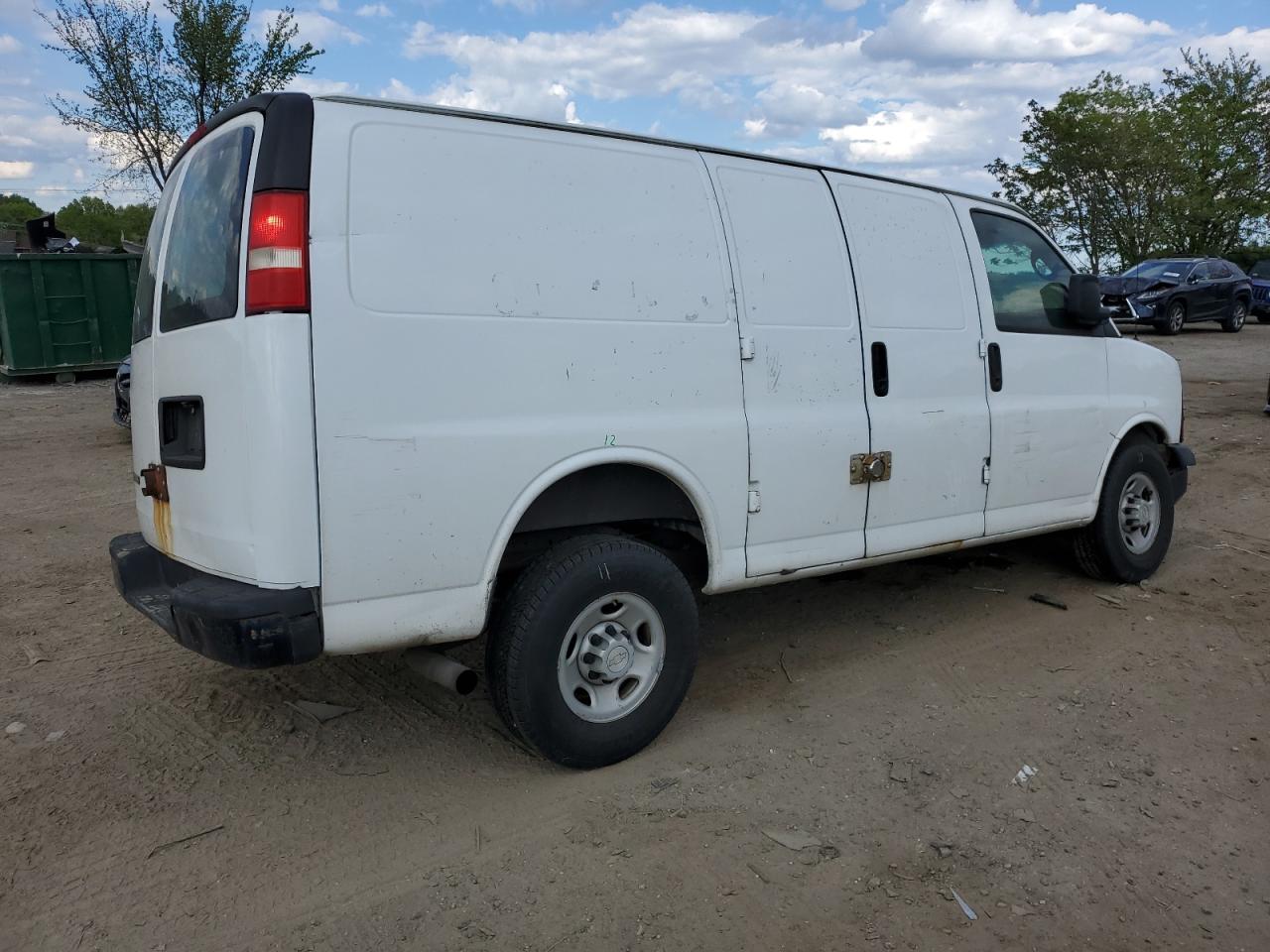 Photo 2 VIN: 1GCGG25C581104806 - CHEVROLET EXPRESS 