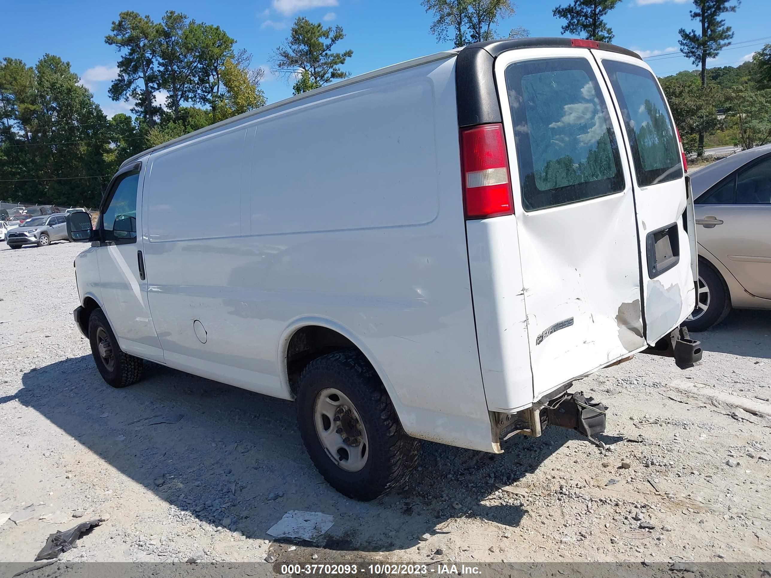 Photo 2 VIN: 1GCGG25C581159871 - CHEVROLET EXPRESS 