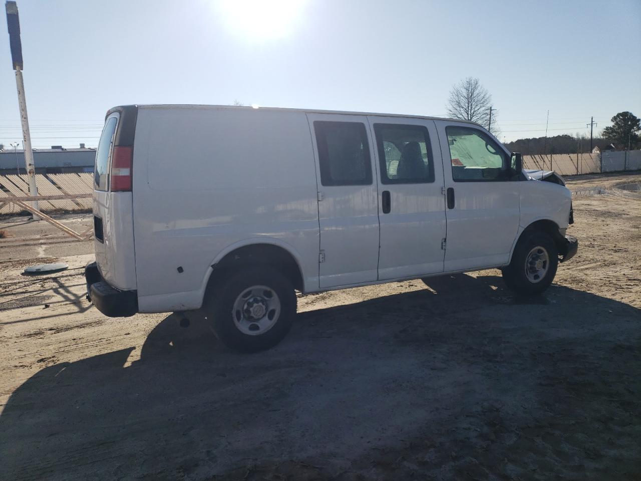 Photo 2 VIN: 1GCGG25C591147785 - CHEVROLET EXPRESS 