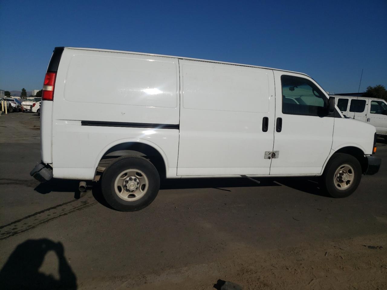 Photo 2 VIN: 1GCGG25CX81215691 - CHEVROLET EXPRESS 