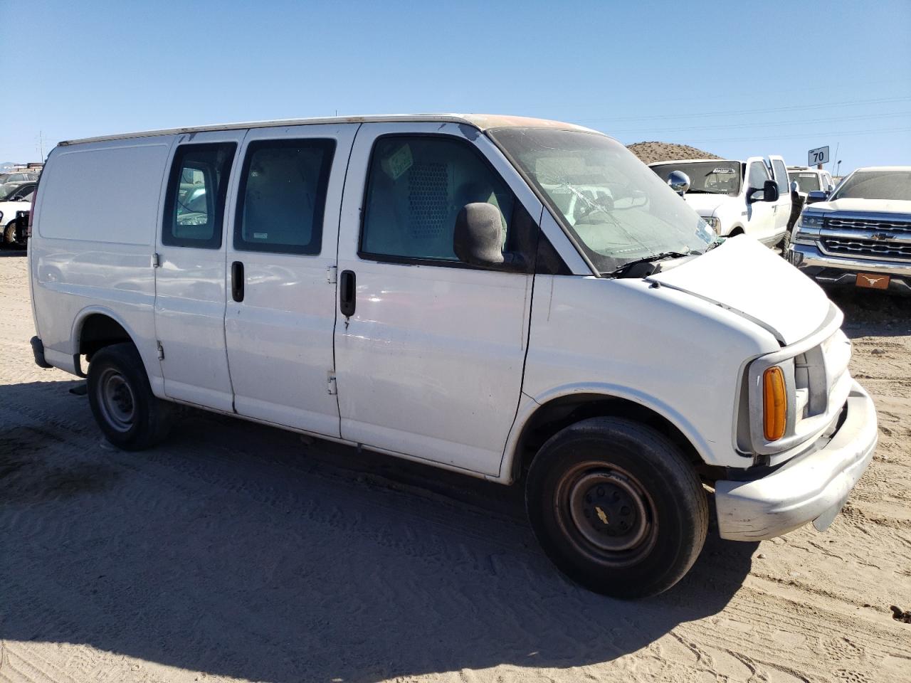 Photo 3 VIN: 1GCGG25R1Y1266338 - CHEVROLET EXPRESS 