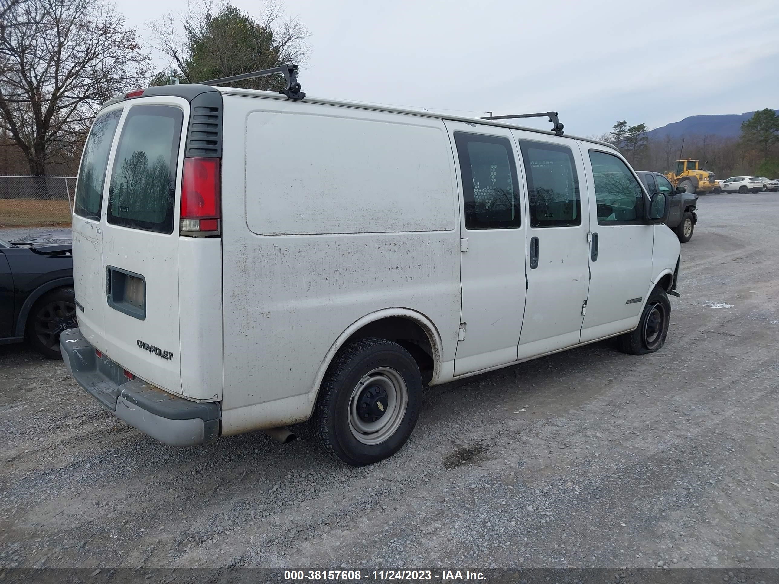 Photo 3 VIN: 1GCGG25R921145130 - CHEVROLET EXPRESS 