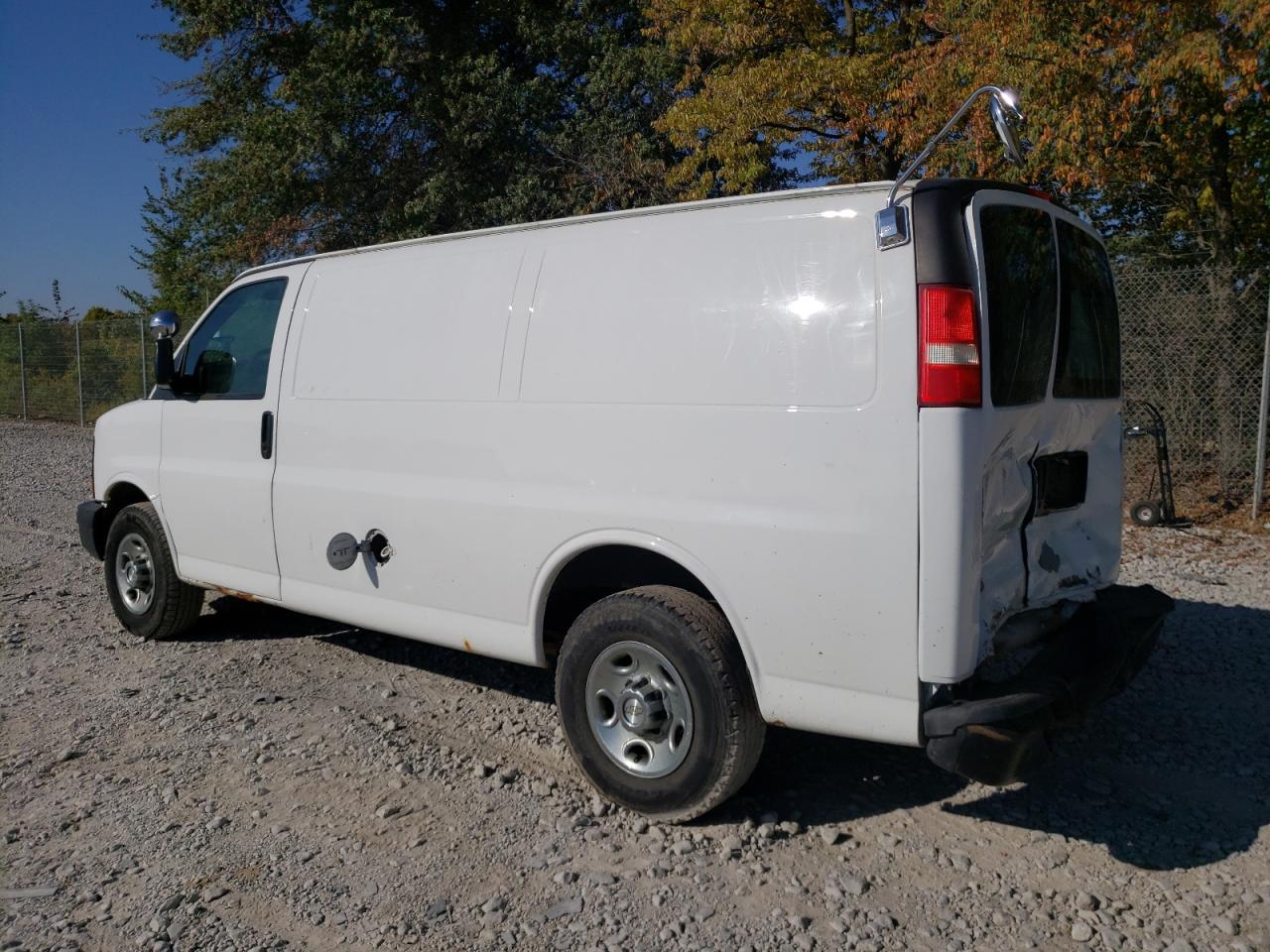 Photo 1 VIN: 1GCGG25U371211747 - CHEVROLET EXPRESS 