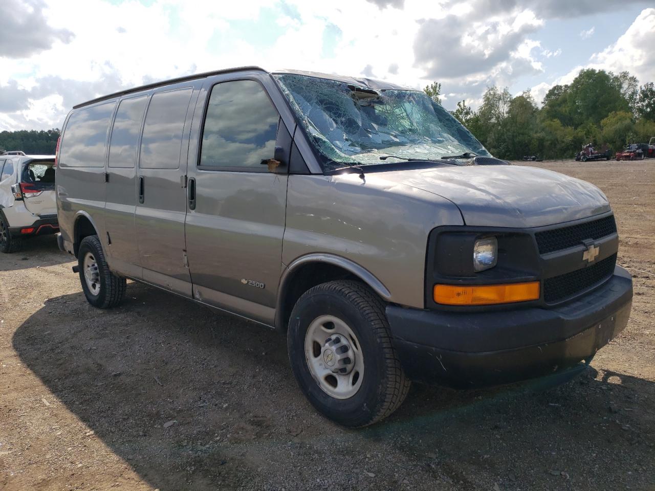 Photo 3 VIN: 1GCGG25U461106942 - CHEVROLET EXPRESS 