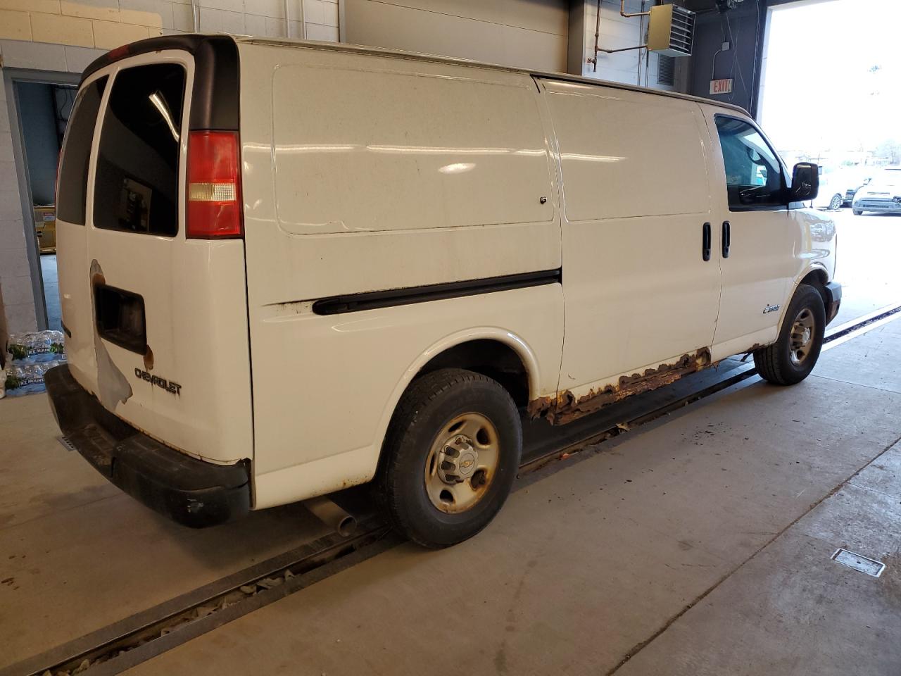 Photo 2 VIN: 1GCGG25UX41120857 - CHEVROLET EXPRESS 