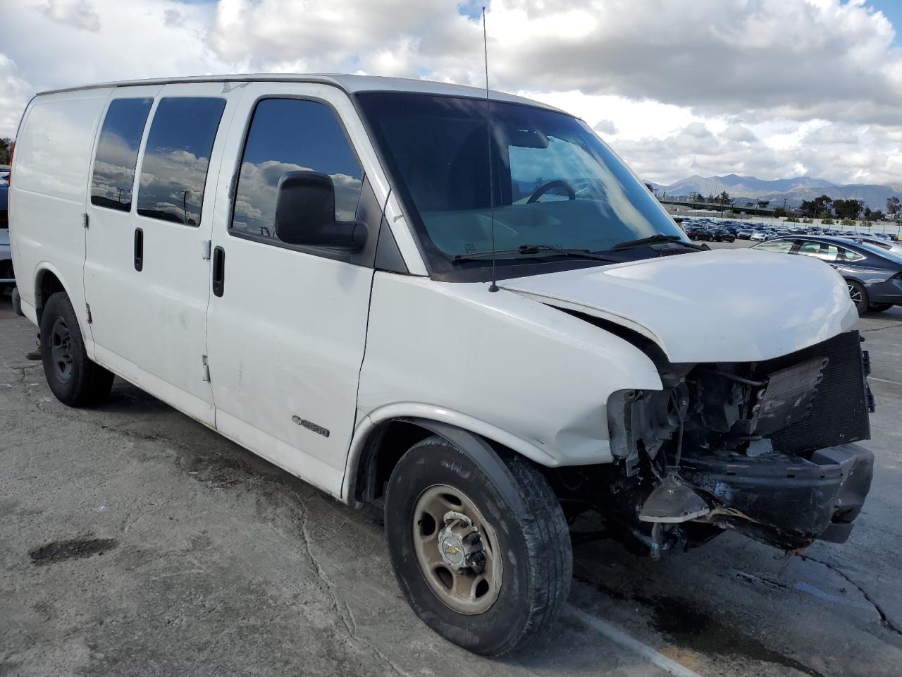 Photo 3 VIN: 1GCGG25V051183508 - CHEVROLET EXPRESS 