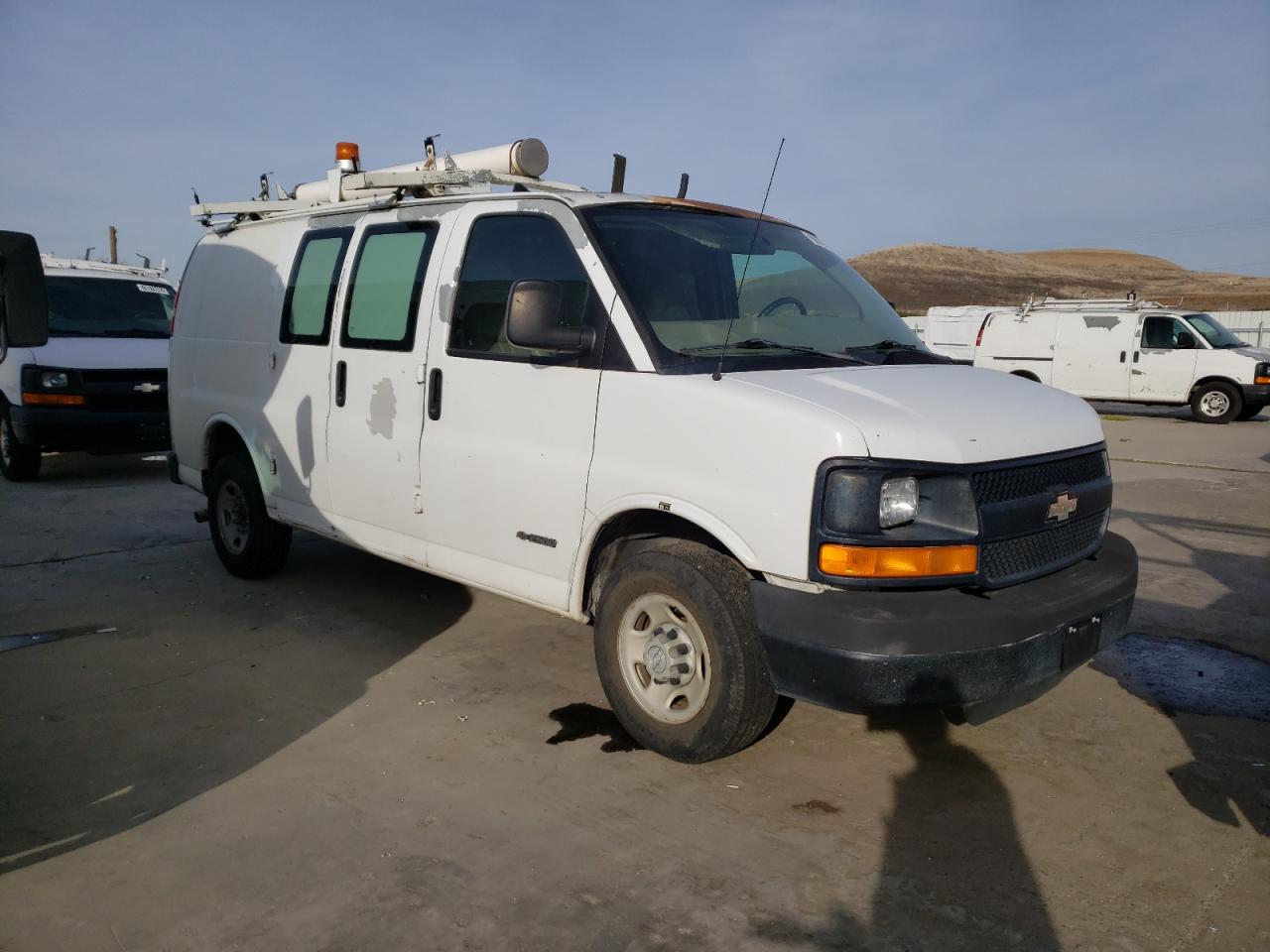 Photo 3 VIN: 1GCGG25V061180660 - CHEVROLET EXPRESS 