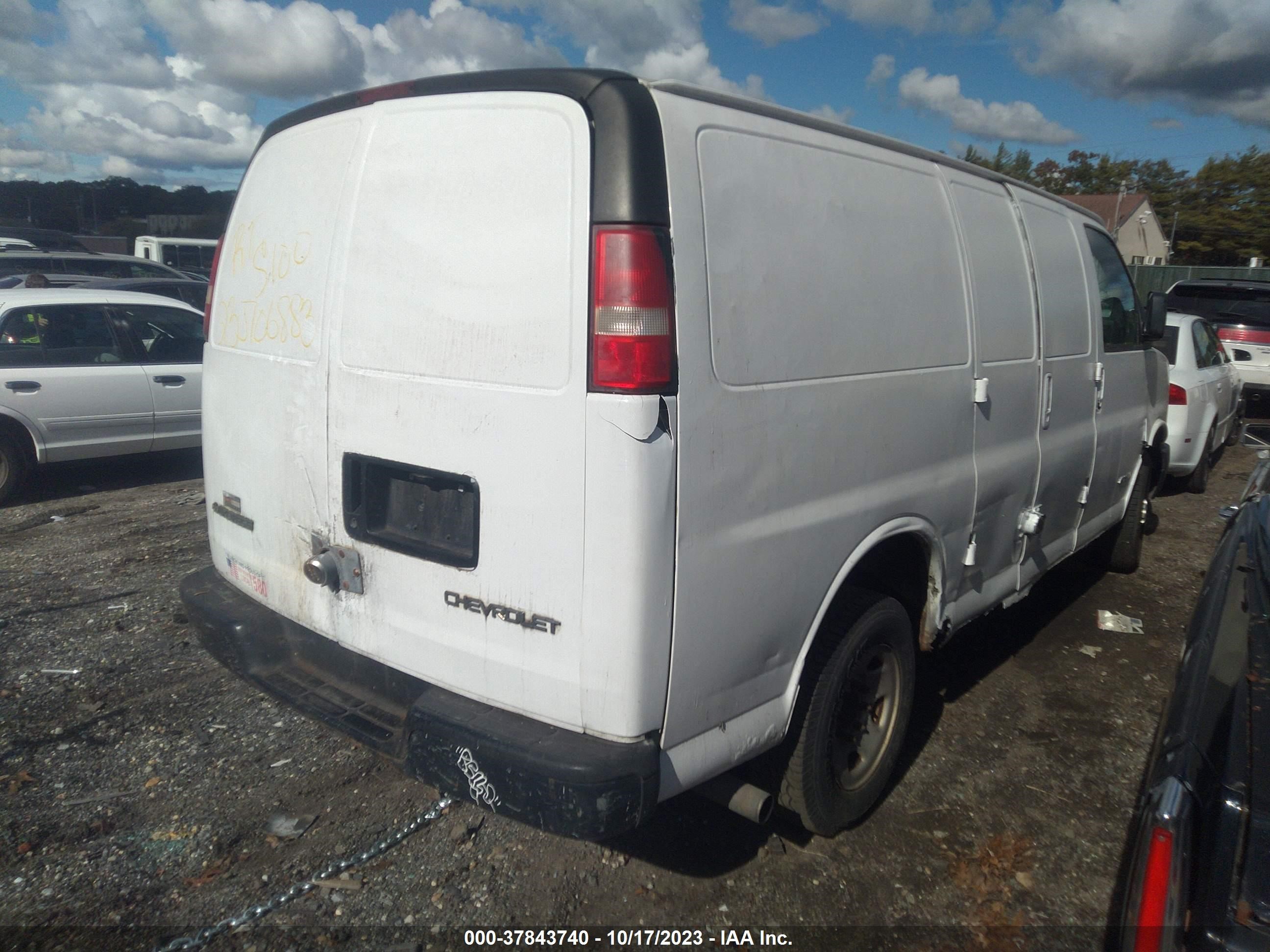 Photo 3 VIN: 1GCGG25V131214083 - CHEVROLET EXPRESS 