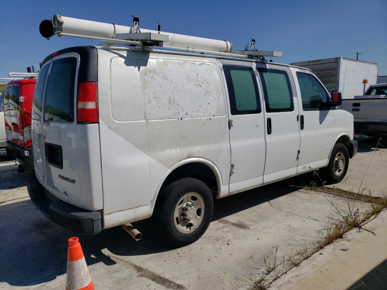 Photo 2 VIN: 1GCGG25V161184782 - CHEVROLET EXPRESS 