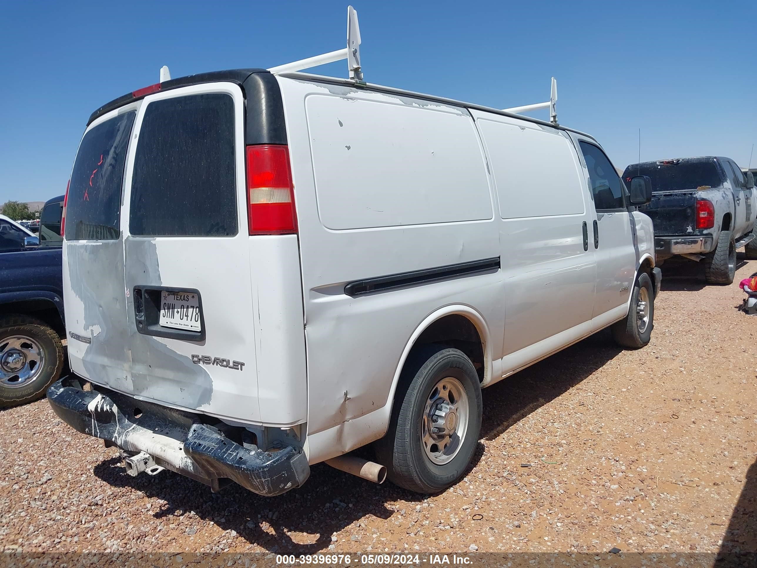 Photo 3 VIN: 1GCGG25V351153645 - CHEVROLET EXPRESS 