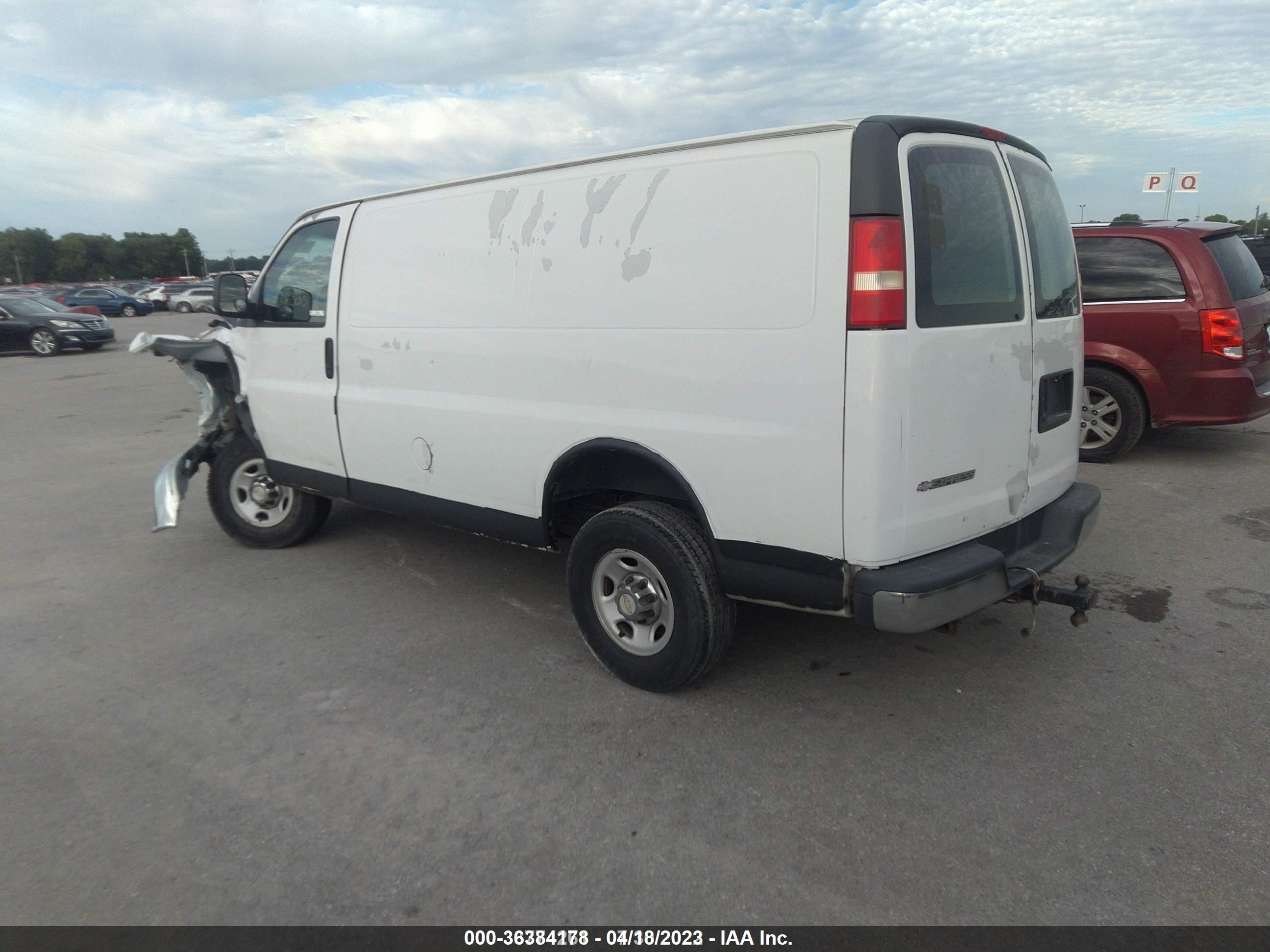 Photo 2 VIN: 1GCGG25V471178153 - CHEVROLET EXPRESS 