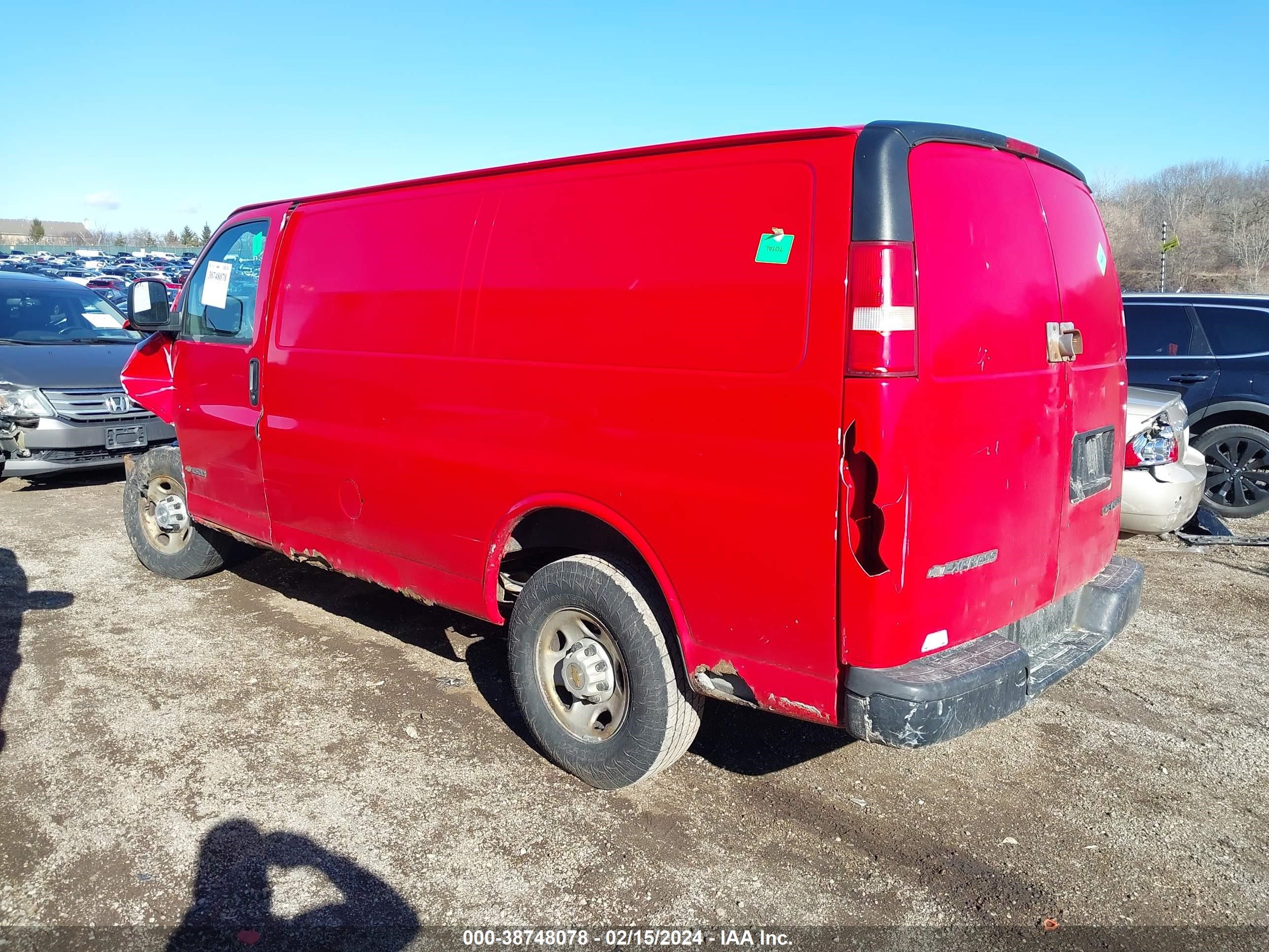 Photo 2 VIN: 1GCGG25V851149042 - CHEVROLET EXPRESS 