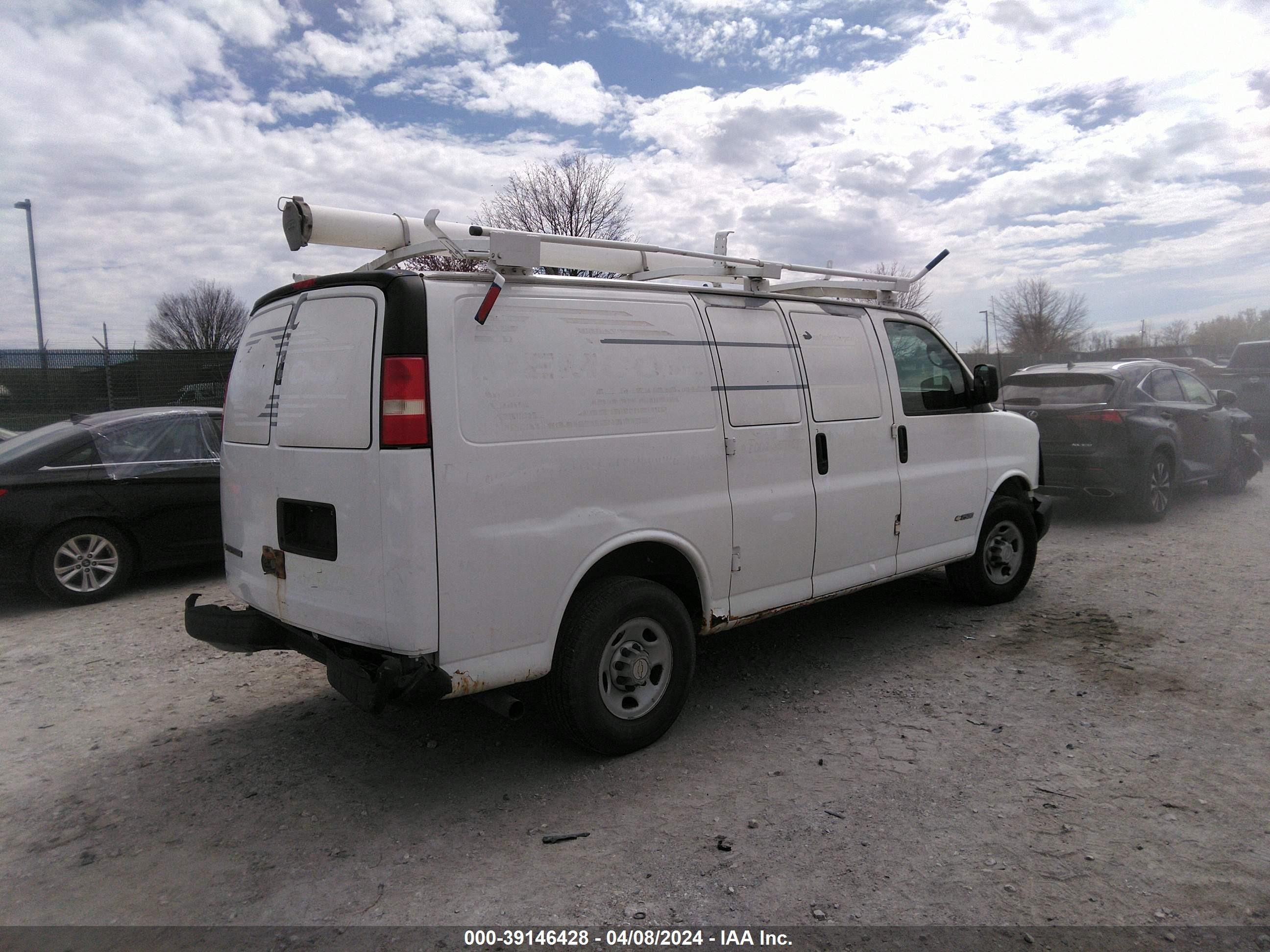 Photo 3 VIN: 1GCGG25V861146160 - CHEVROLET EXPRESS 