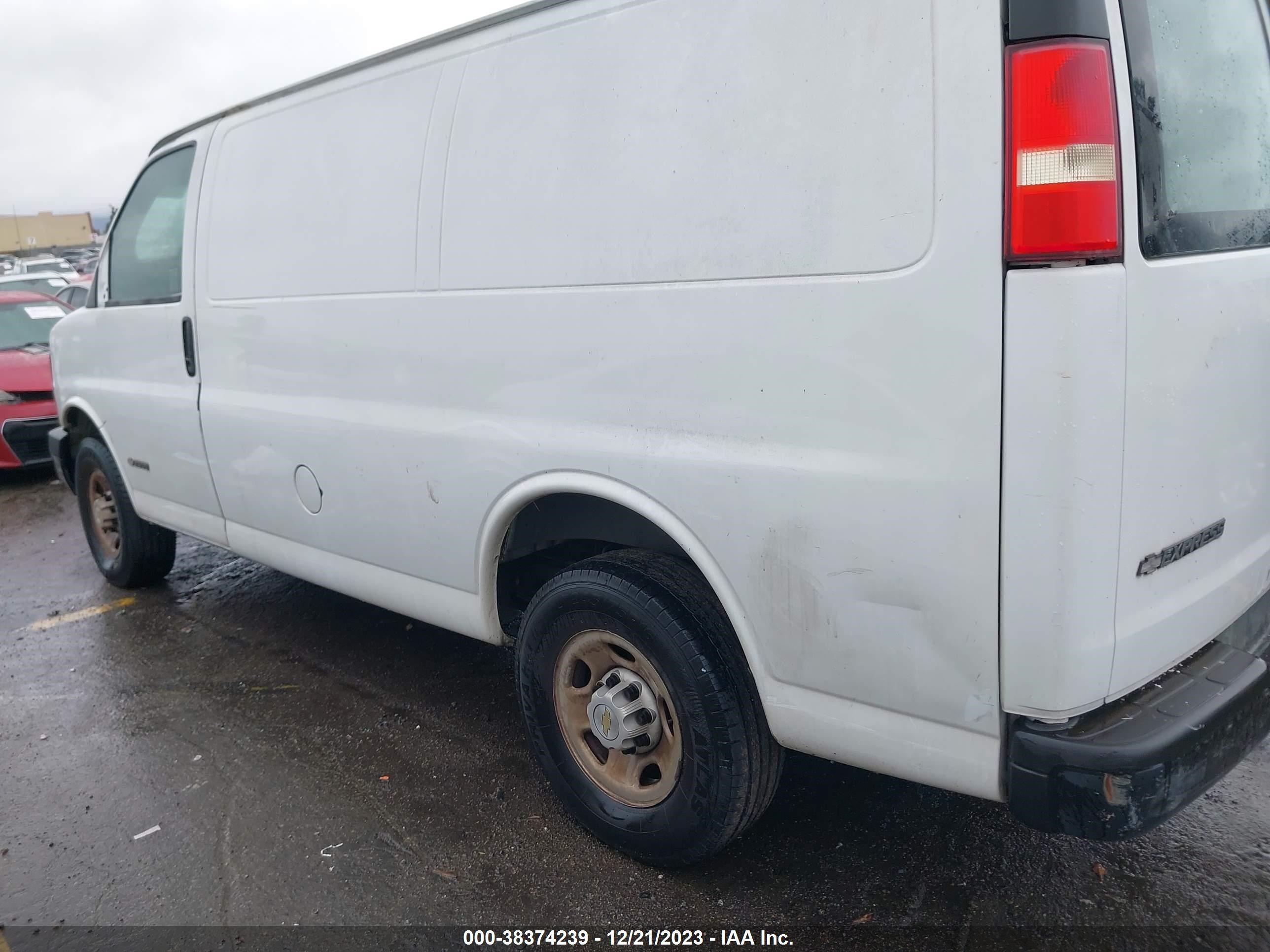 Photo 2 VIN: 1GCGG25V951148160 - CHEVROLET EXPRESS 