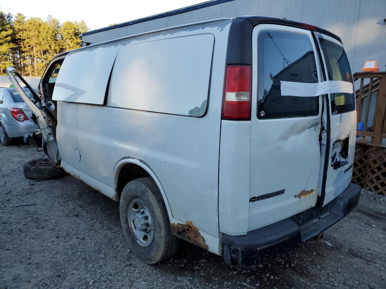 Photo 1 VIN: 1GCGG25V961112891 - CHEVROLET EXPRESS 