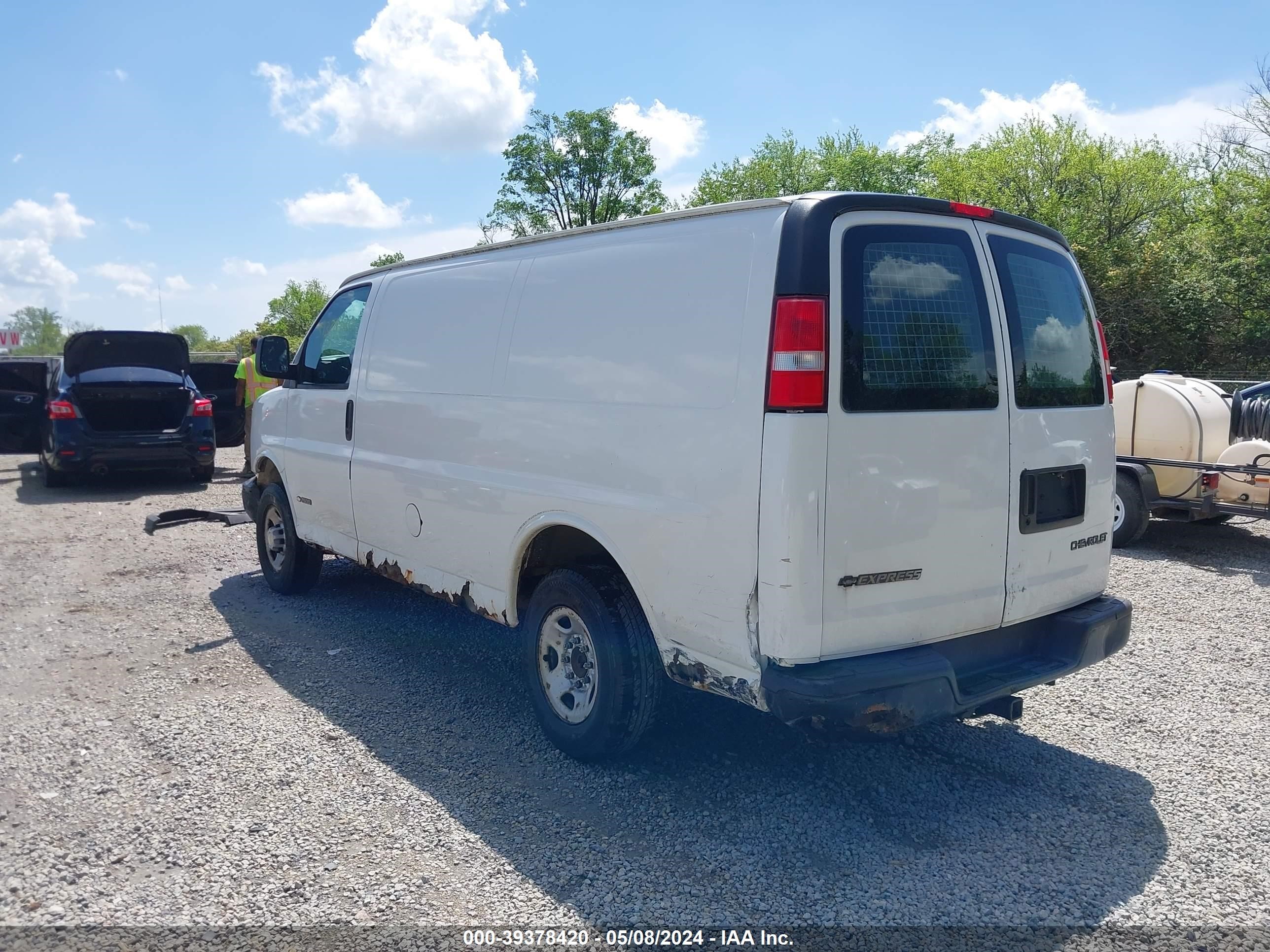 Photo 2 VIN: 1GCGG25VX51124451 - CHEVROLET EXPRESS 