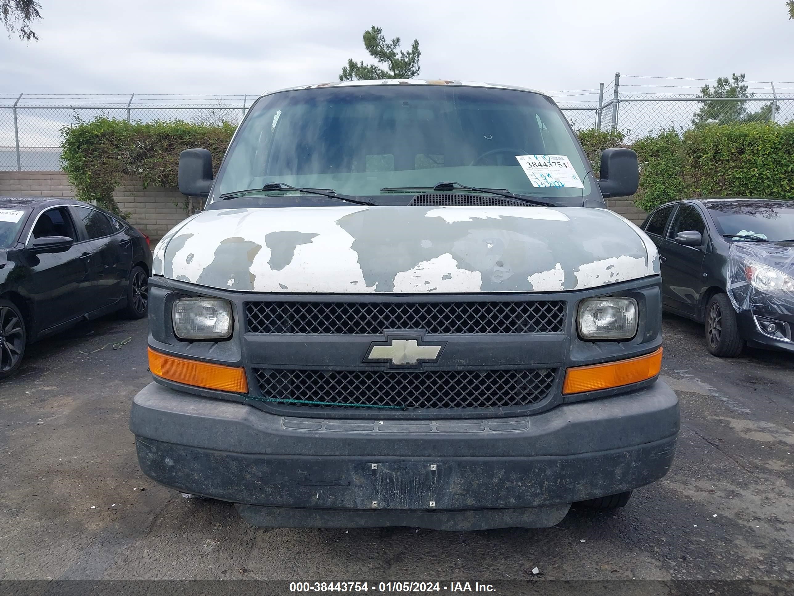 Photo 11 VIN: 1GCGG25VX51266590 - CHEVROLET EXPRESS 