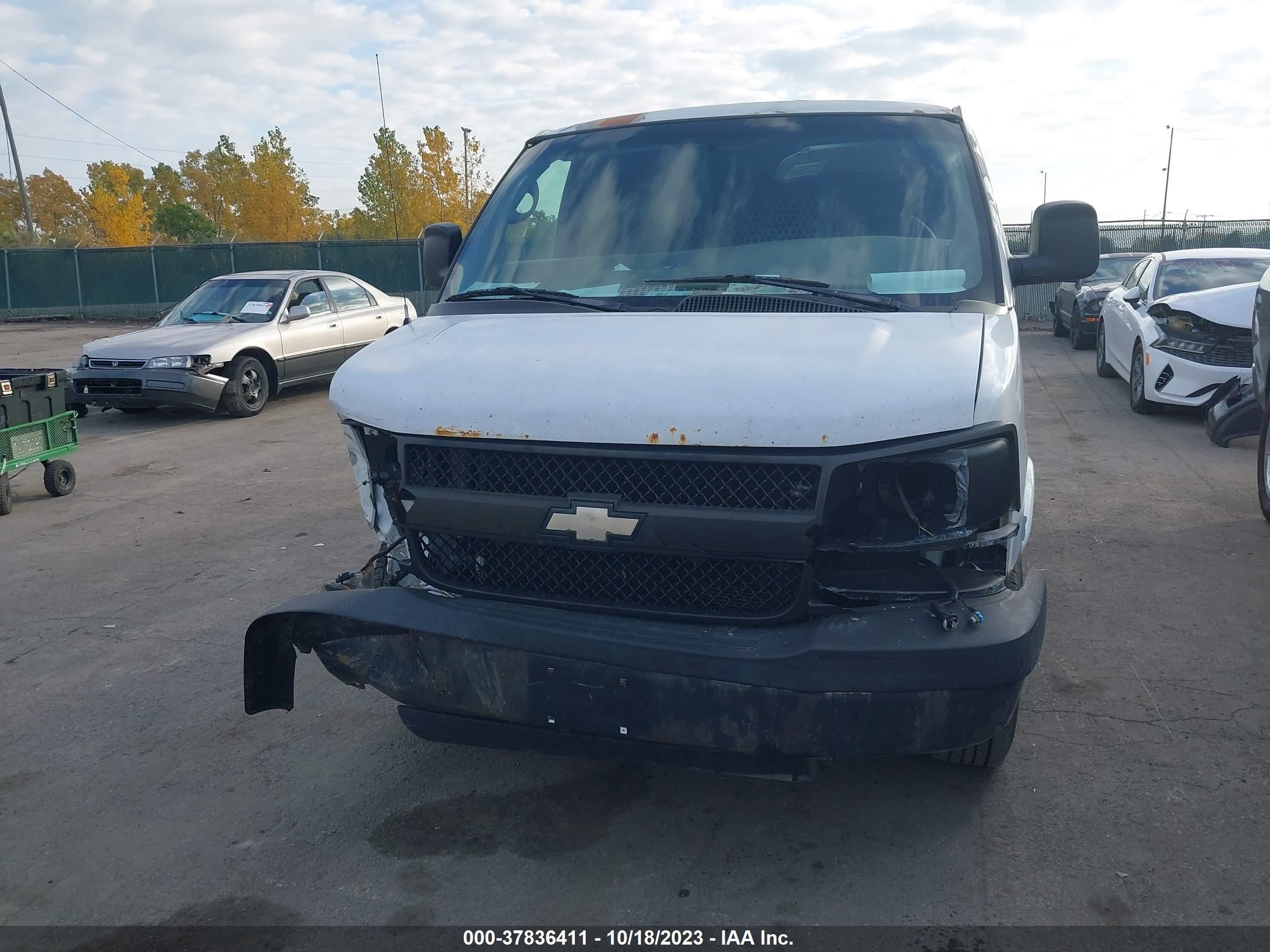 Photo 11 VIN: 1GCGG25VX71150440 - CHEVROLET EXPRESS 